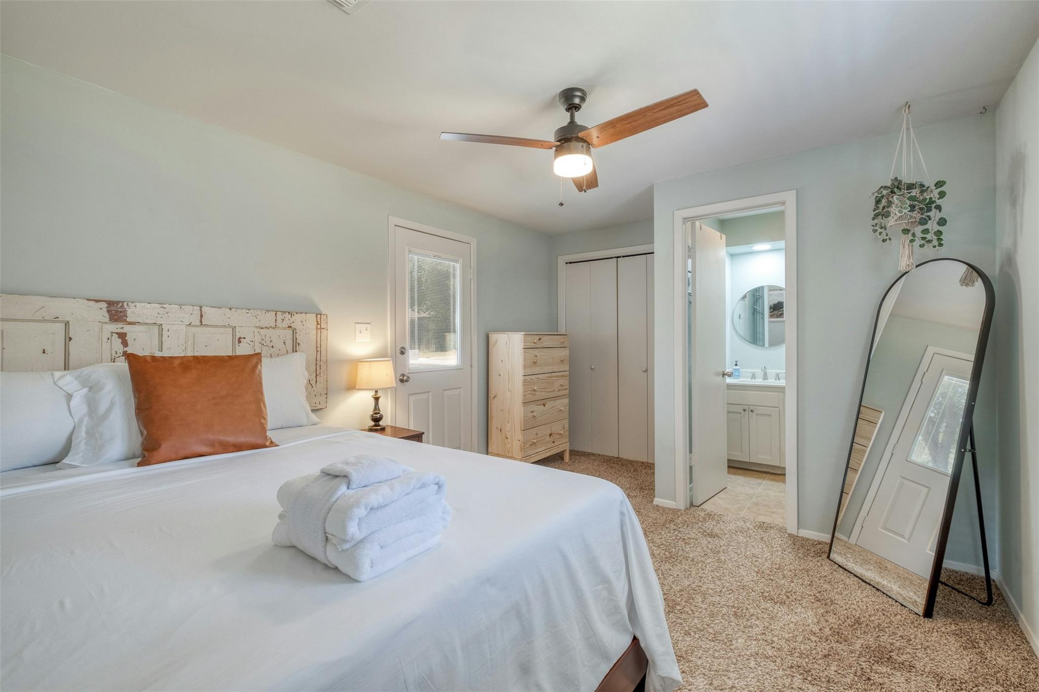 1208 Country Club Rd, Georgetown, TX 78628