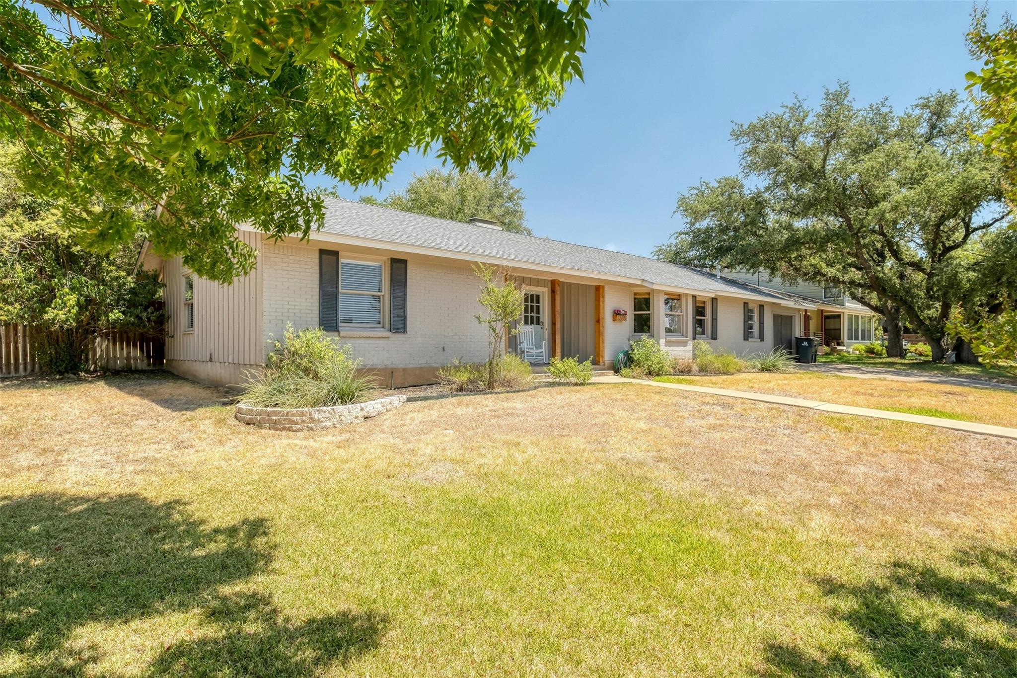 1208 Country Club Rd, Georgetown, TX 78628