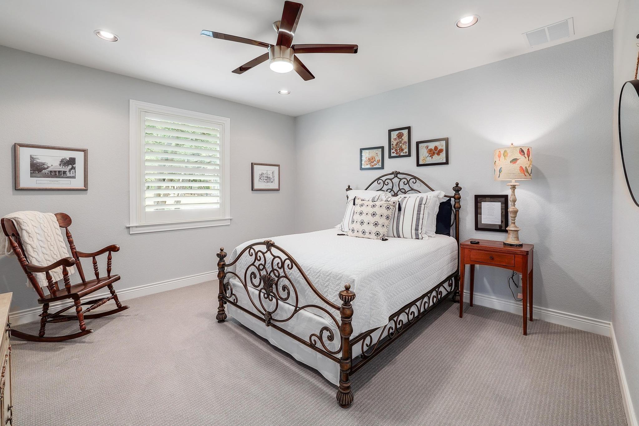 105 Graystone Ln, Georgetown, TX 78633