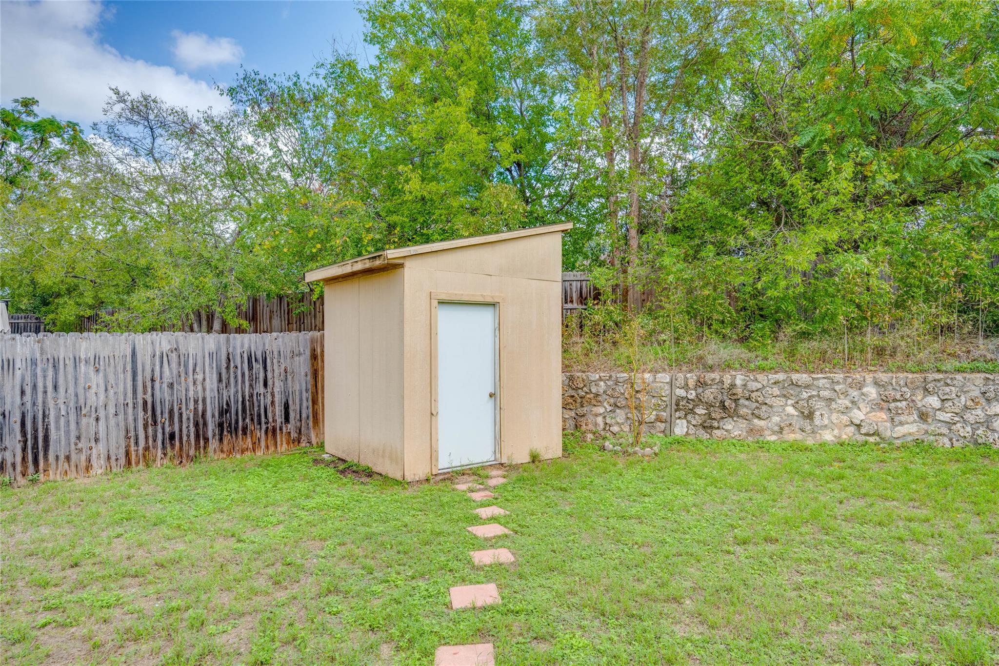 8705 Davis Oaks Trl, Austin, TX 78748