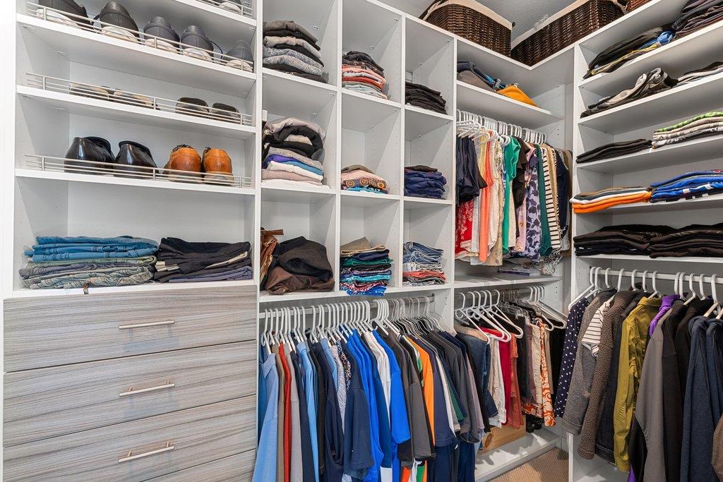 12333 Labrador Bay Ct, Austin, TX 78732