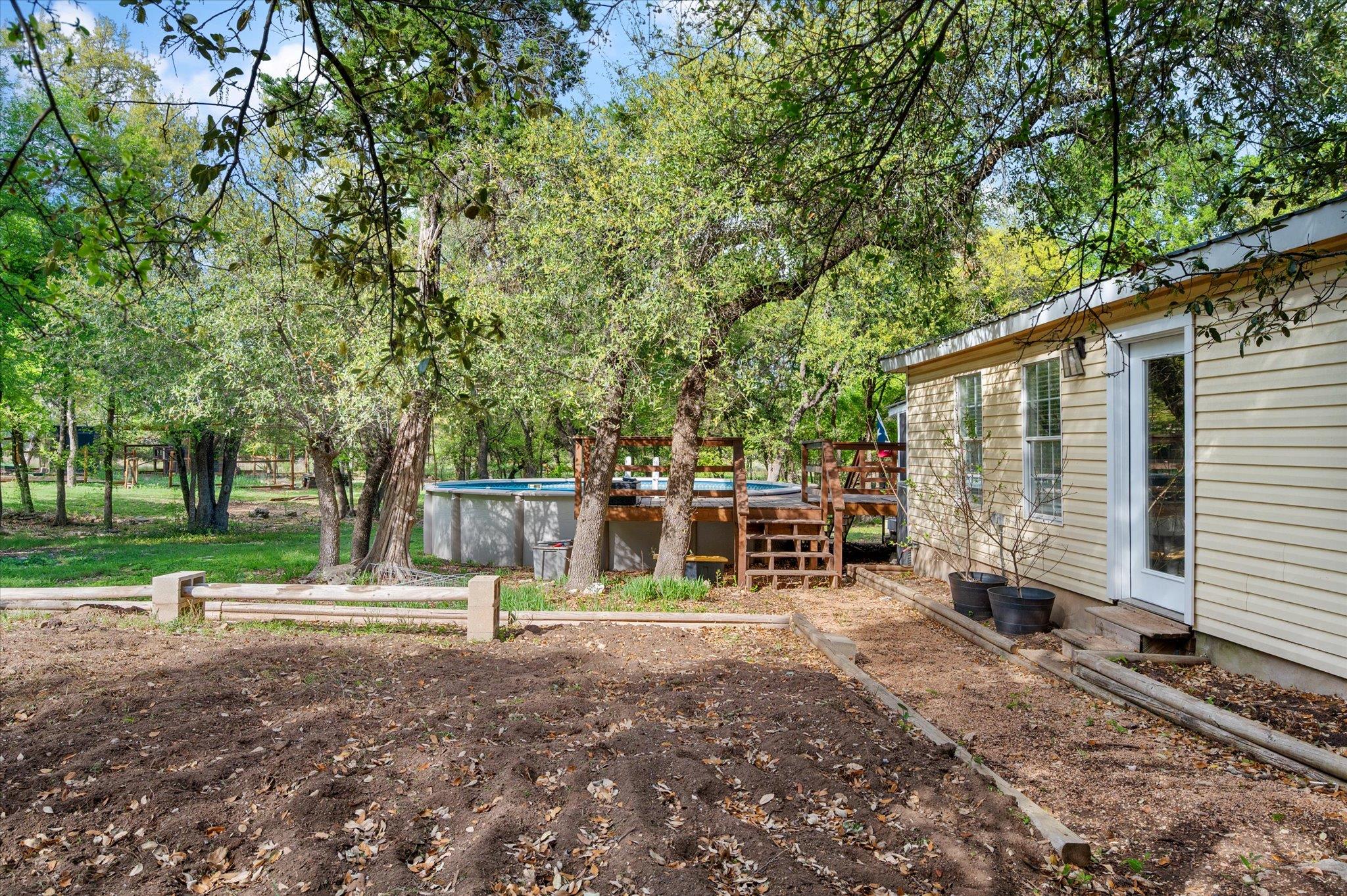 201 N Oak Hollow Rd, Georgetown, TX 78628