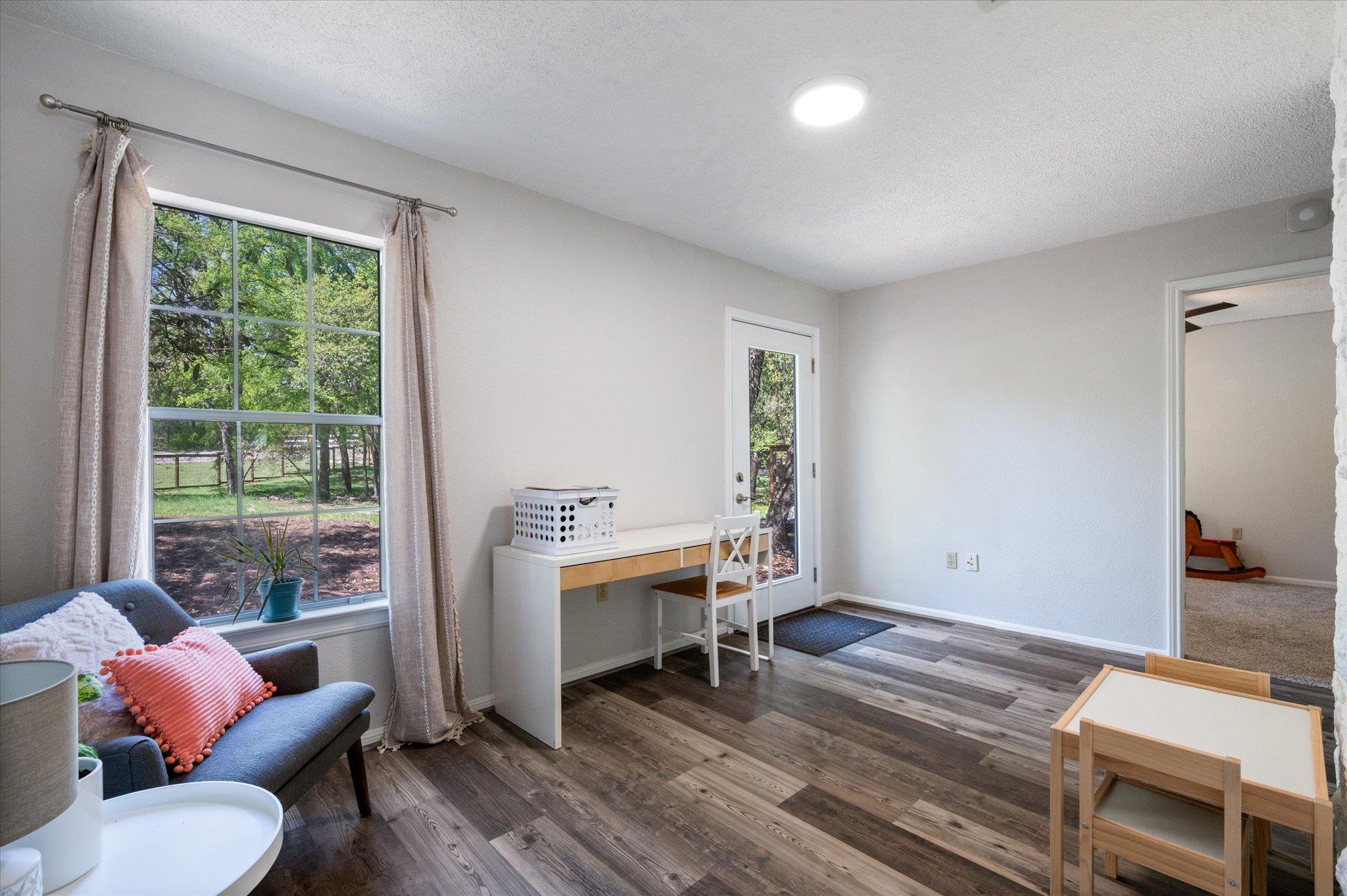 201 N Oak Hollow Rd, Georgetown, TX 78628