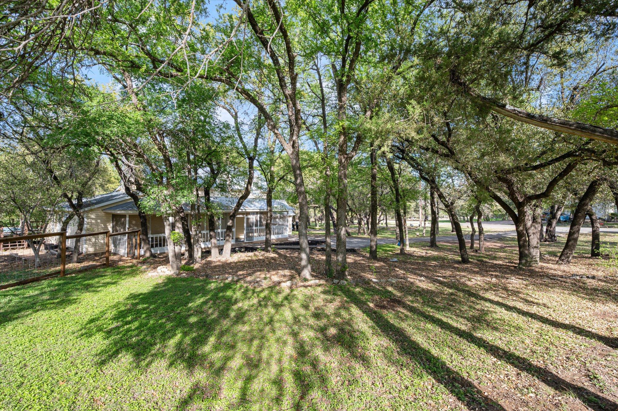 201 N Oak Hollow Rd, Georgetown, TX 78628