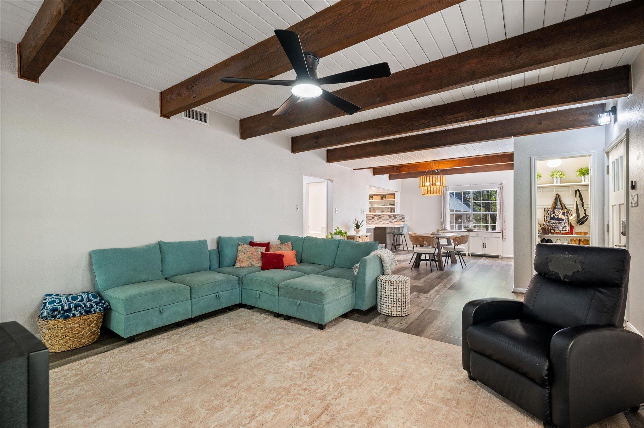 201 N Oak Hollow Rd, Georgetown, TX 78628