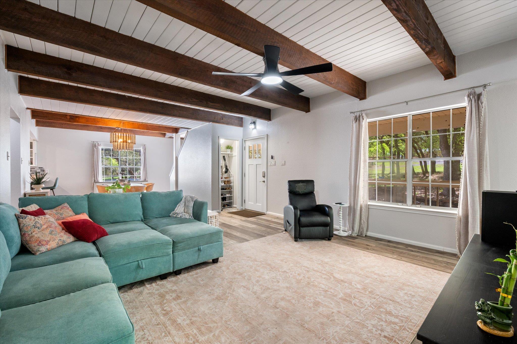 201 N Oak Hollow Rd, Georgetown, TX 78628