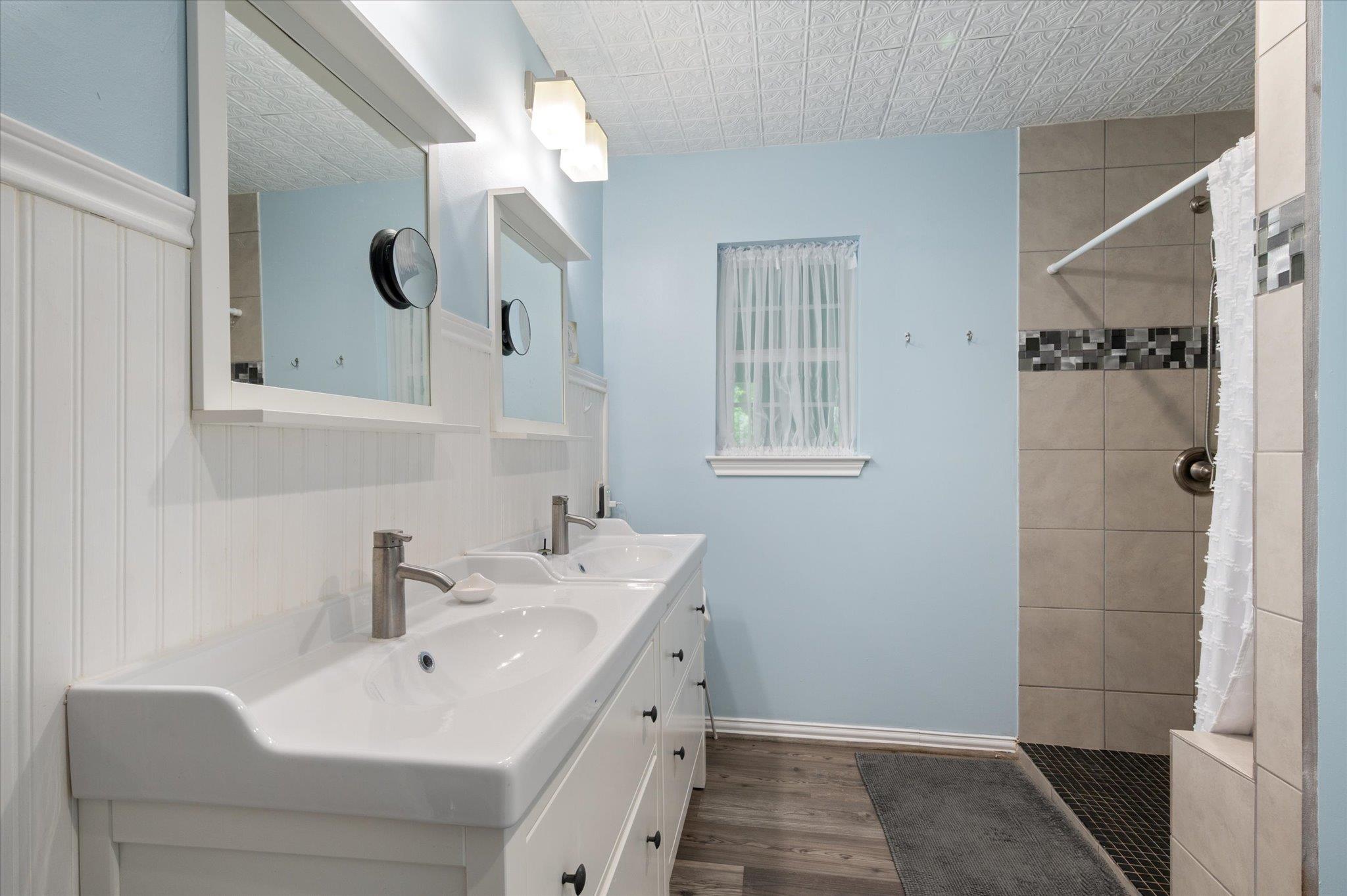 201 N Oak Hollow Rd, Georgetown, TX 78628