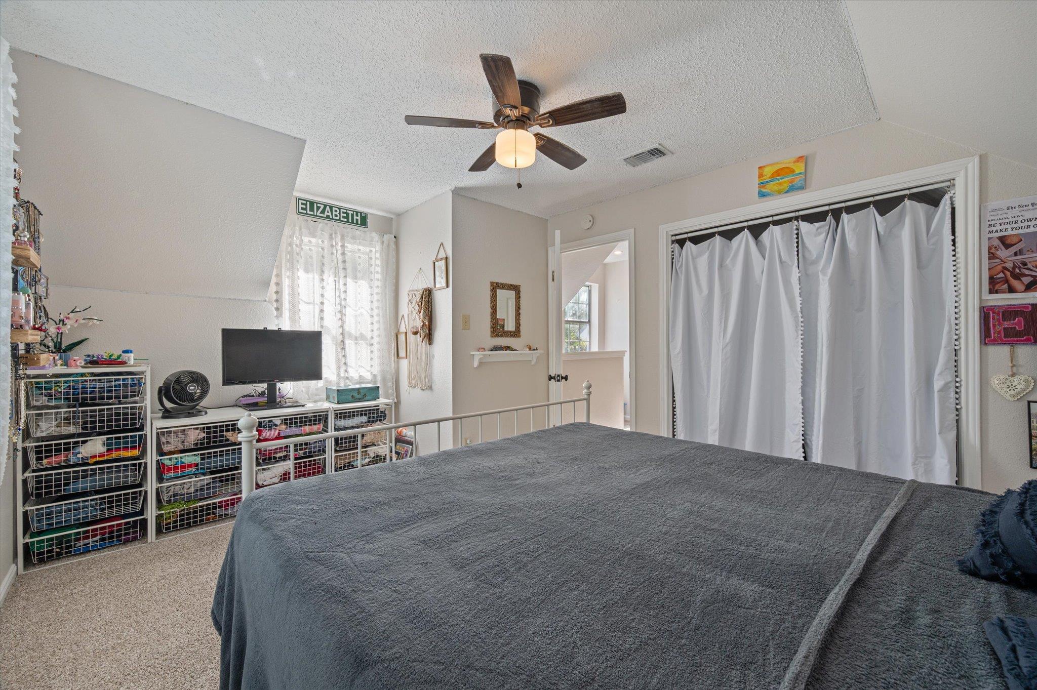 201 N Oak Hollow Rd, Georgetown, TX 78628