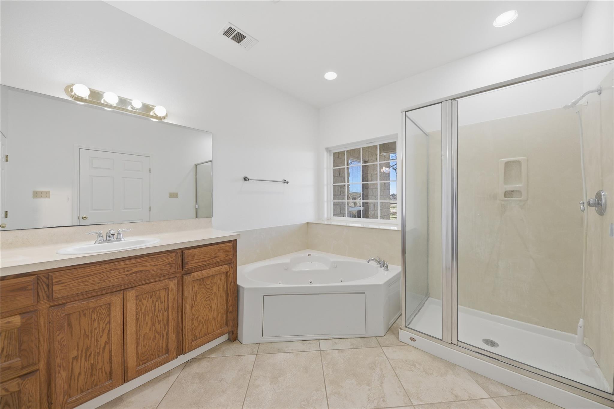 2069 E State Highway 21 # A, Paige, TX 78659