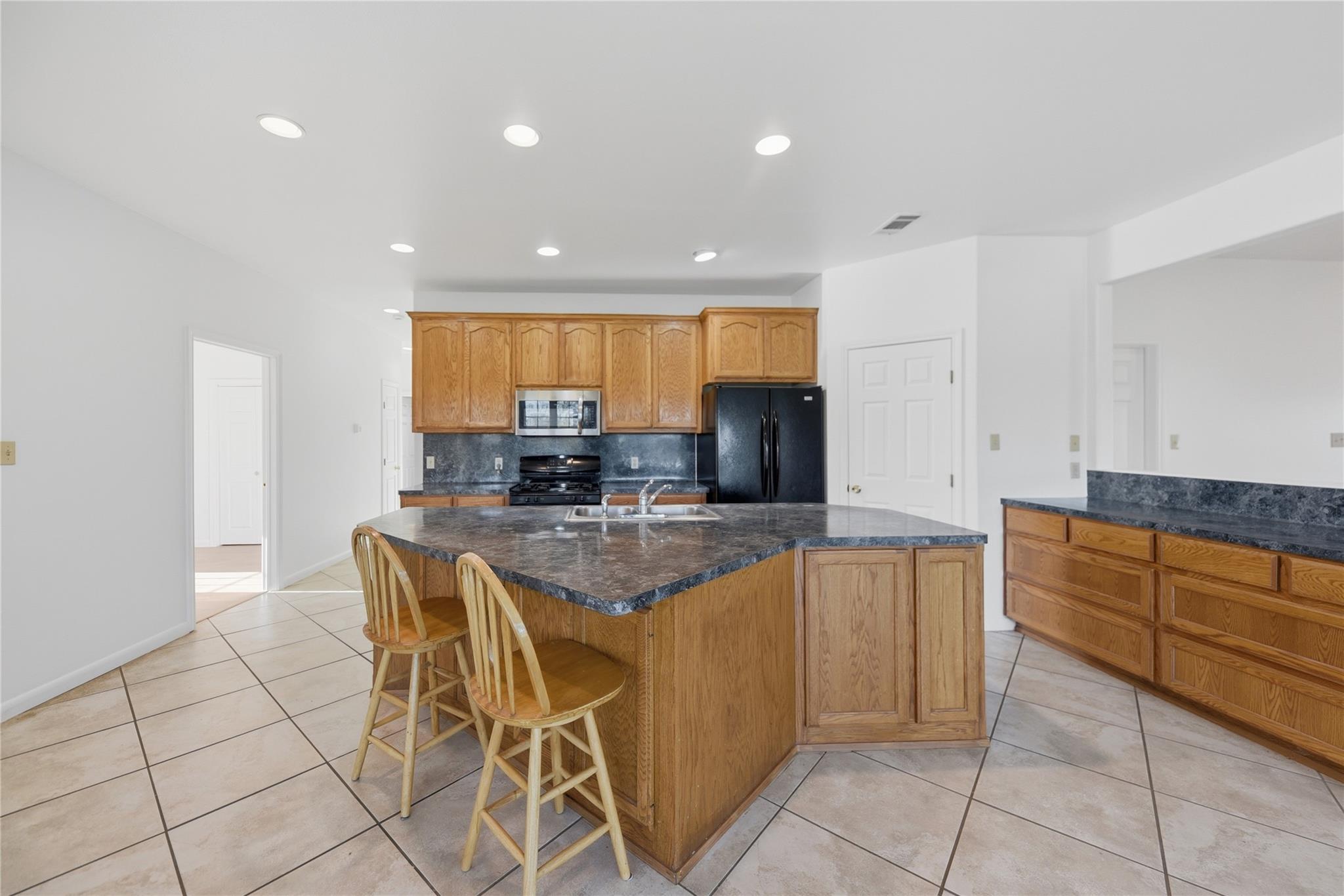 2069 E State Highway 21 # A, Paige, TX 78659