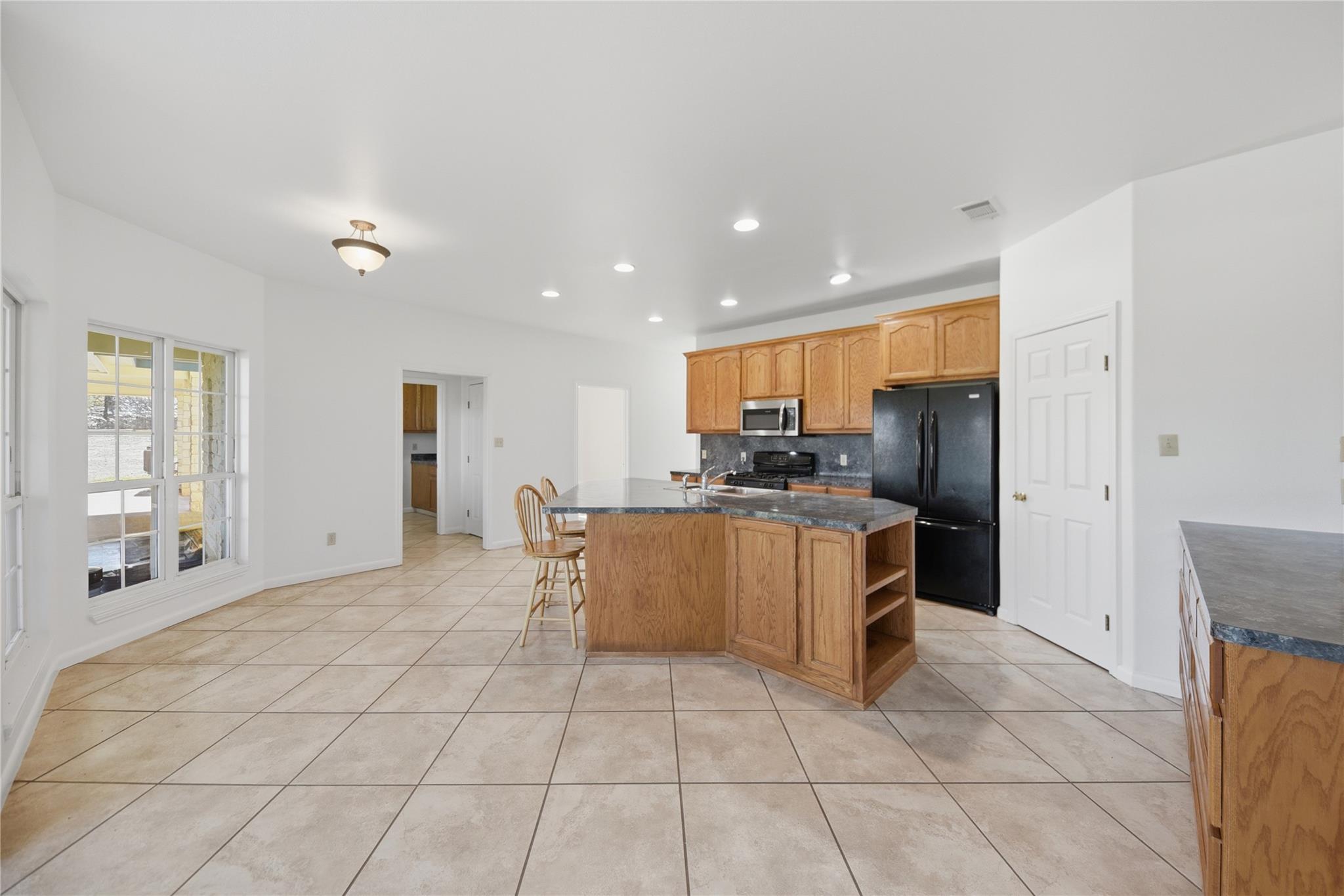 2069 E State Highway 21 # A, Paige, TX 78659