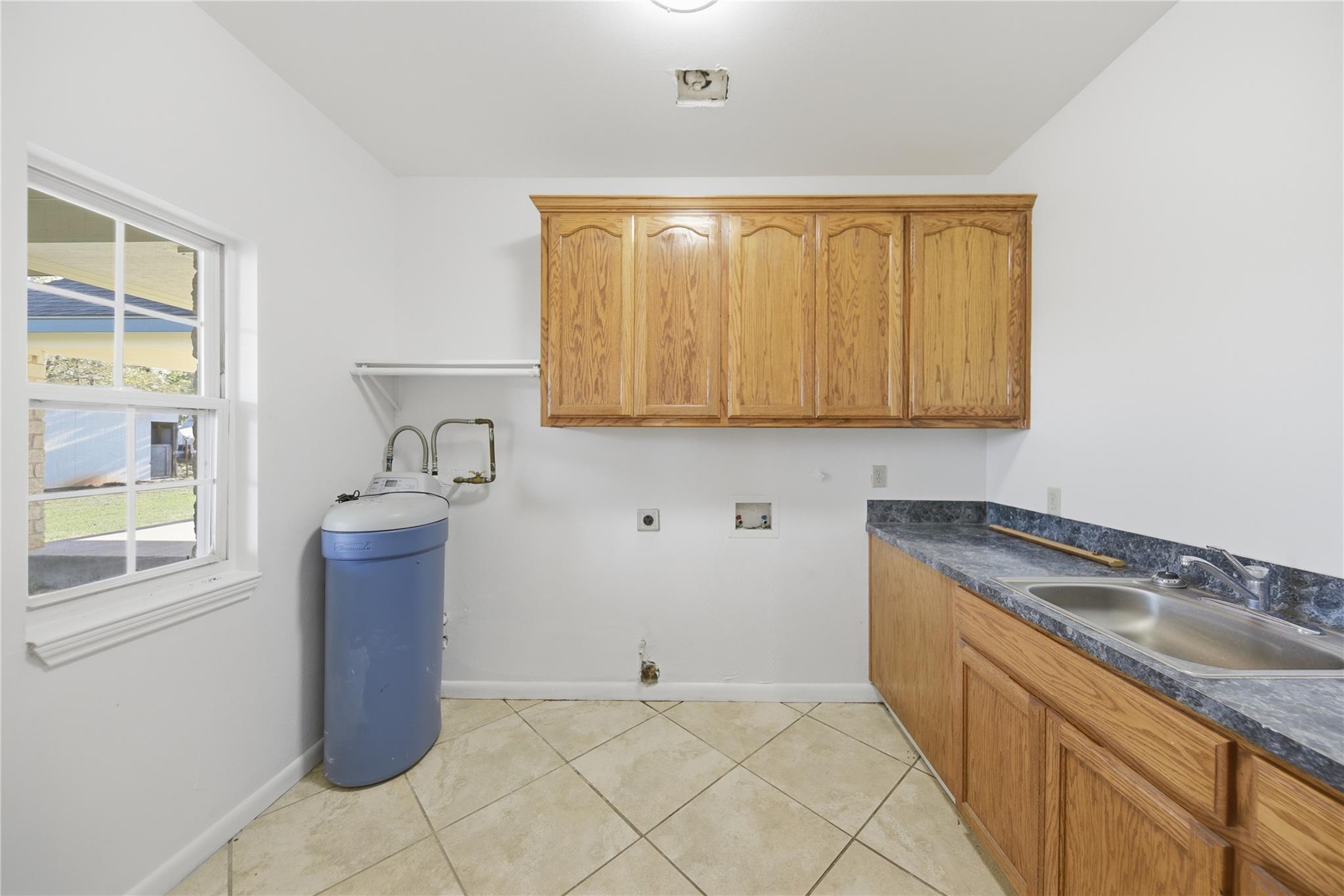 2069 E State Highway 21 # A, Paige, TX 78659