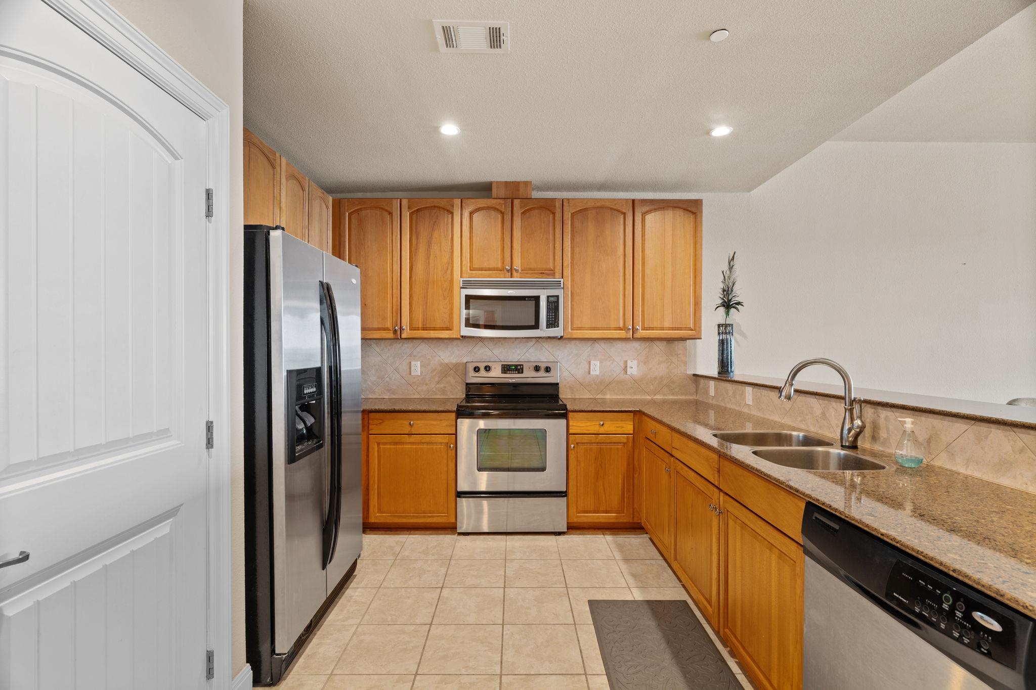 1001 The Cape # 44, Horseshoe Bay, TX 78657