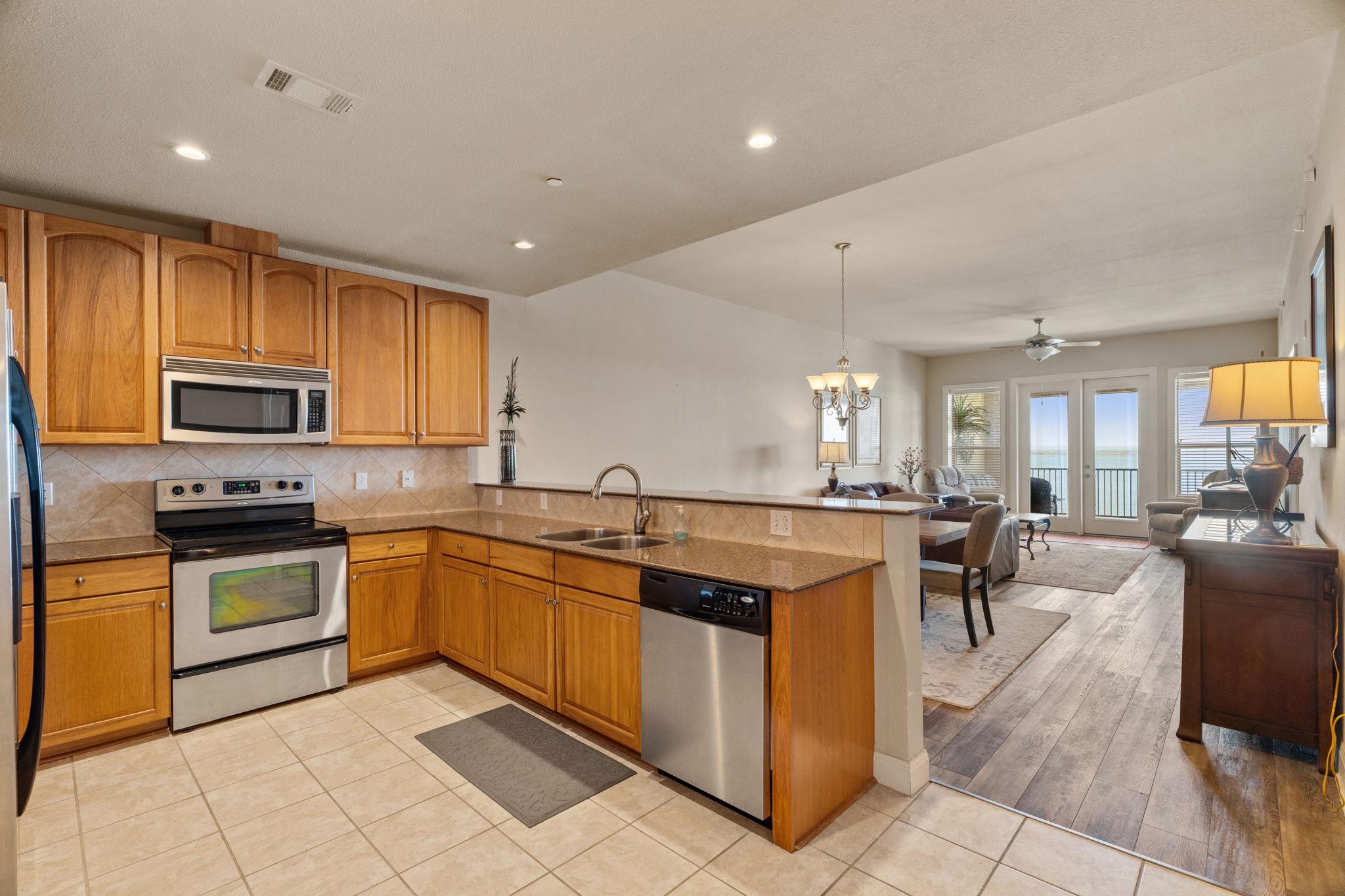 1001 The Cape # 44, Horseshoe Bay, TX 78657