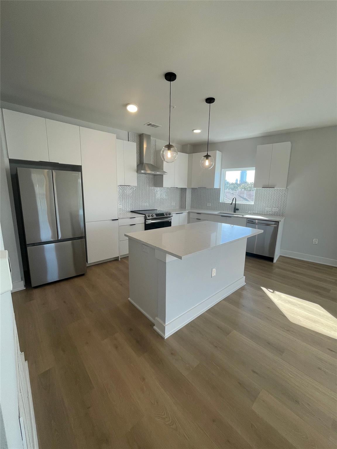 2500 W Longview St # 400, Austin, TX 78705