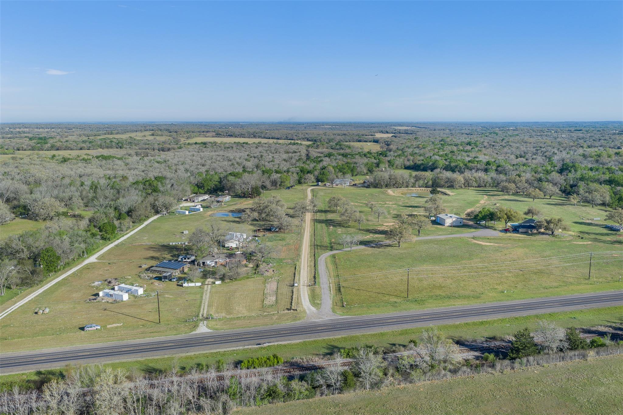 2313 E Us Highway 79, Rockdale, TX 76567