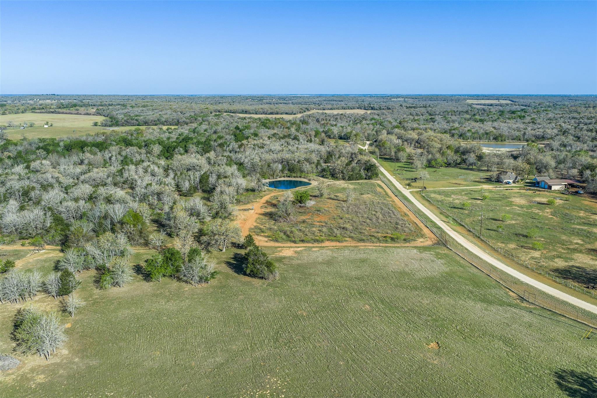 2313 E Us Highway 79, Rockdale, TX 76567
