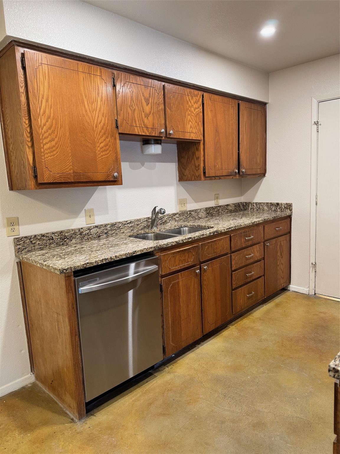 1311 Barbara Dr, San Marcos, TX 78666