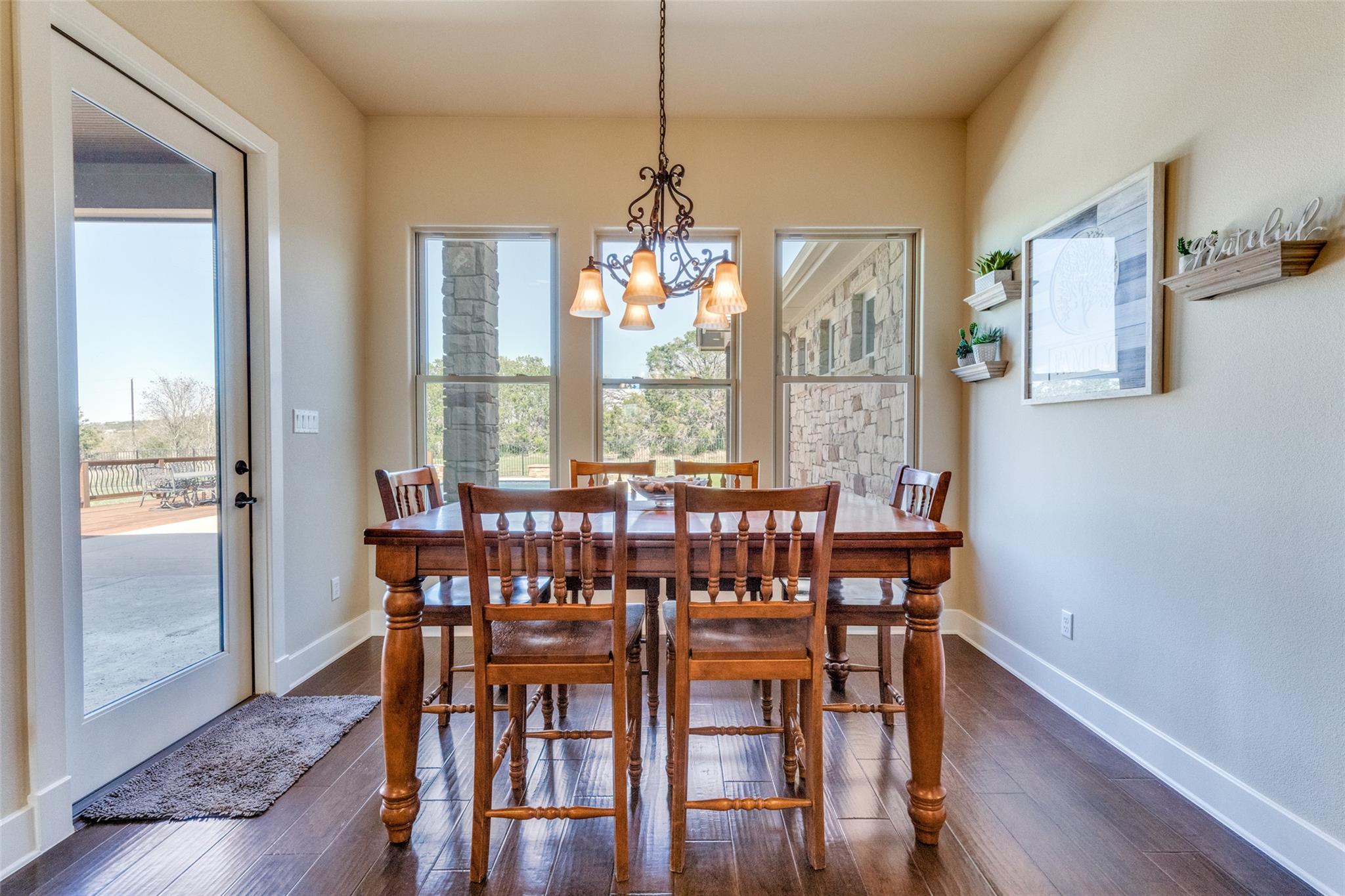 3738 County Road 258, Liberty Hill, TX 78642