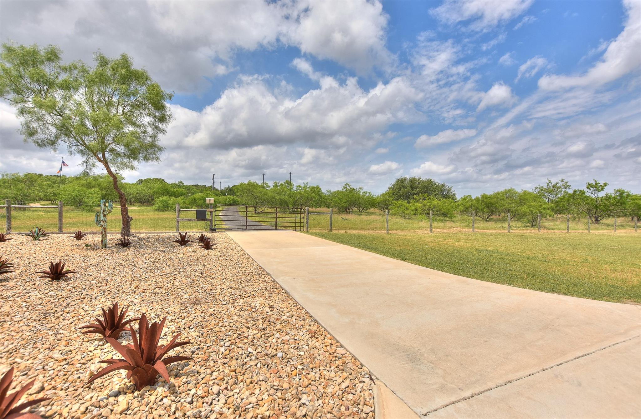 3738 County Road 258, Liberty Hill, TX 78642