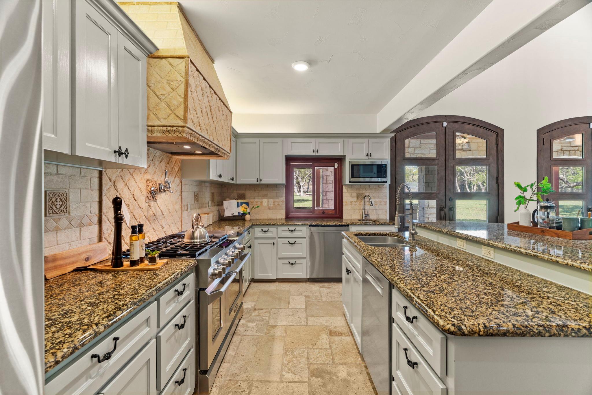 2180 La Ventana Pkwy, Driftwood, TX 78619