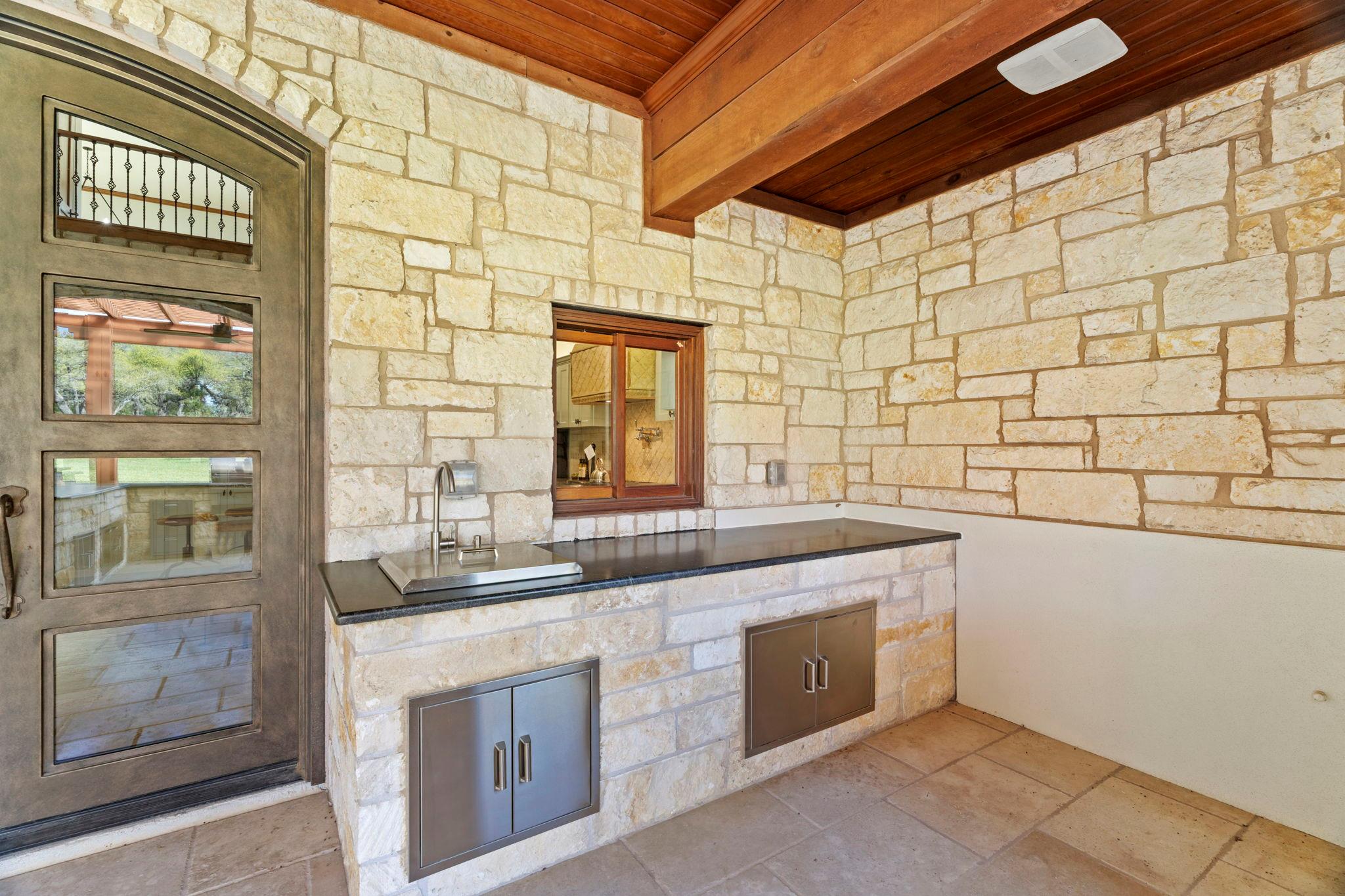 2180 La Ventana Pkwy, Driftwood, TX 78619