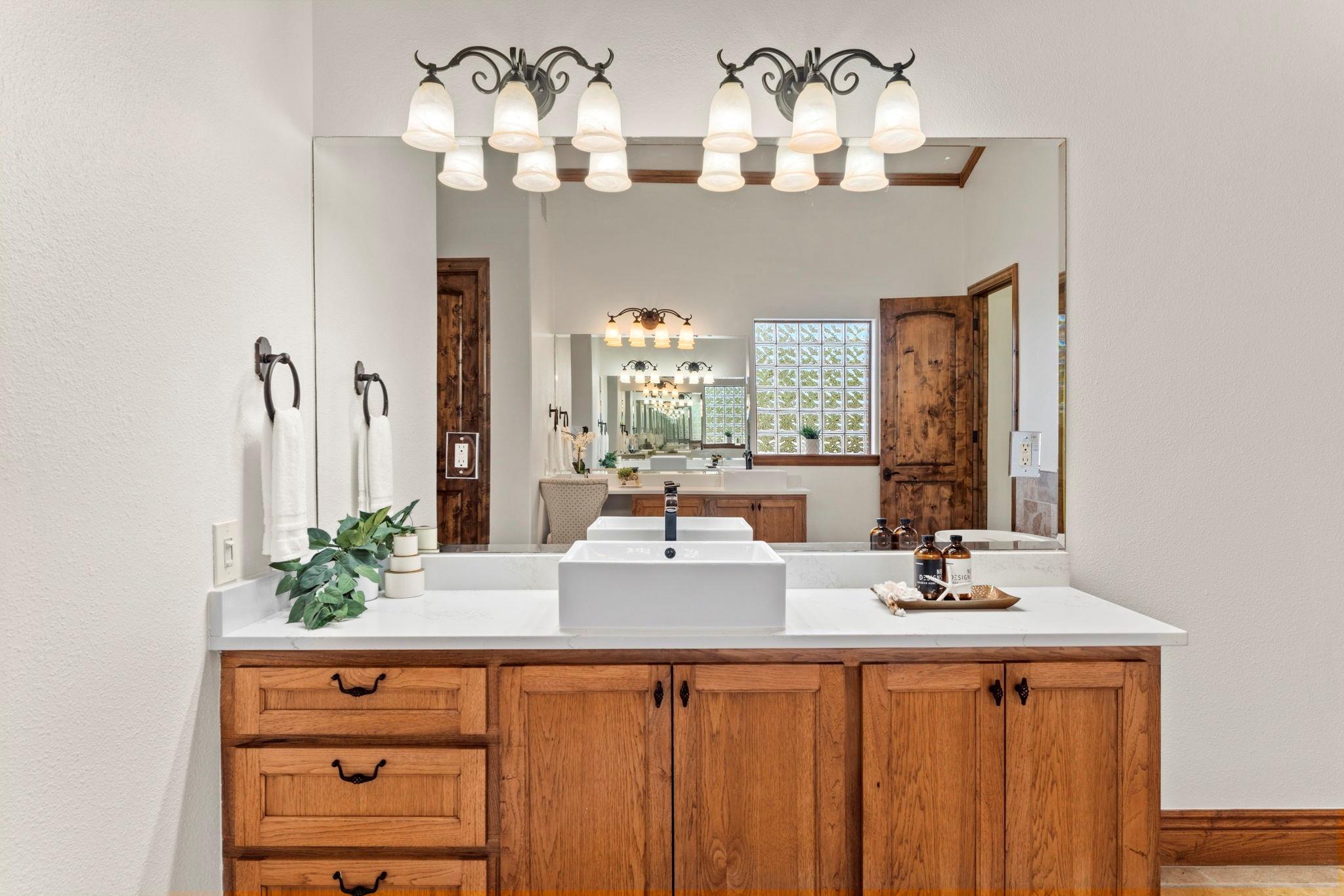 2180 La Ventana Pkwy, Driftwood, TX 78619