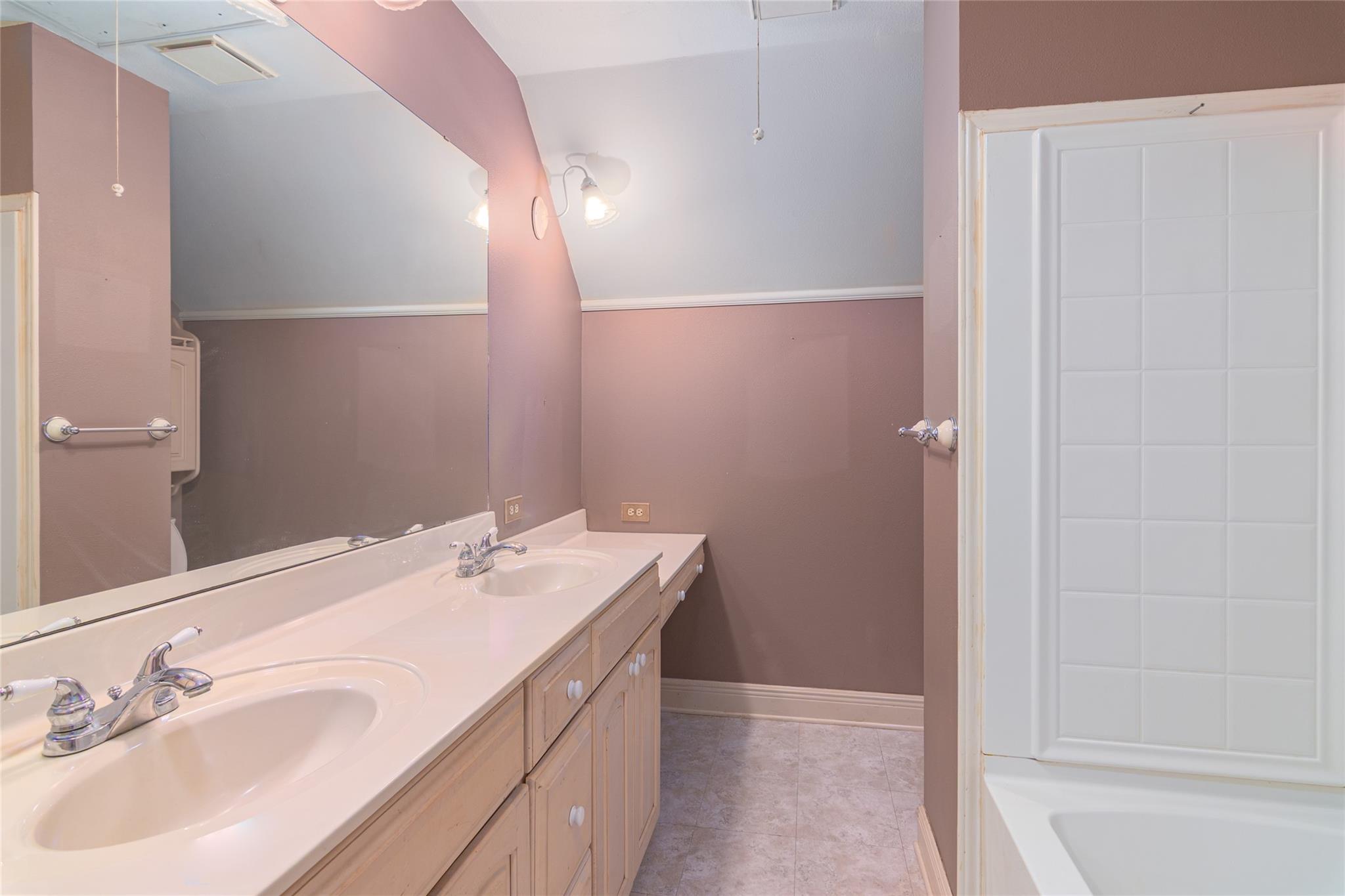 2981 Vivroux Ranch Rd, Seguin, TX 78155