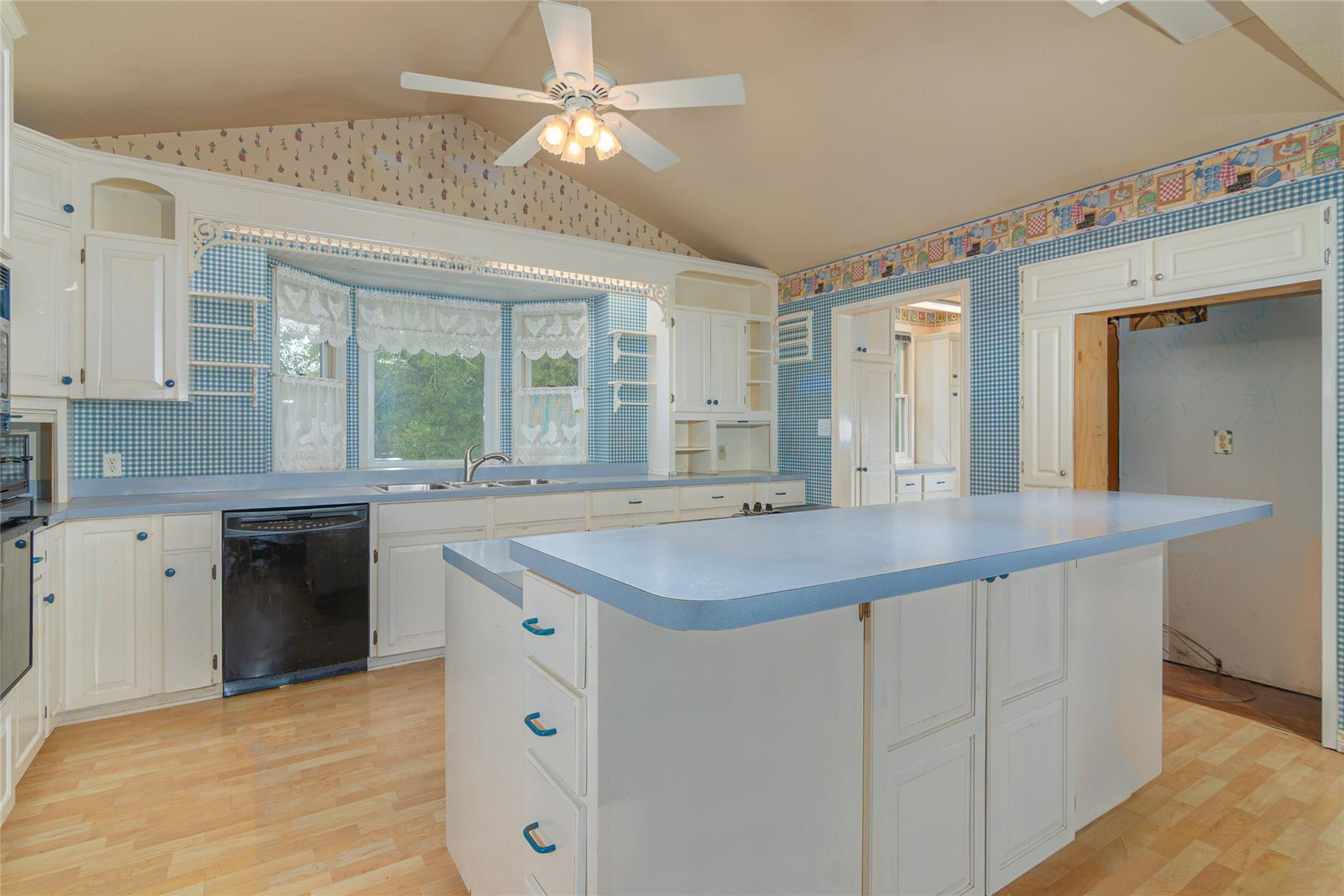 2981 Vivroux Ranch Rd, Seguin, TX 78155