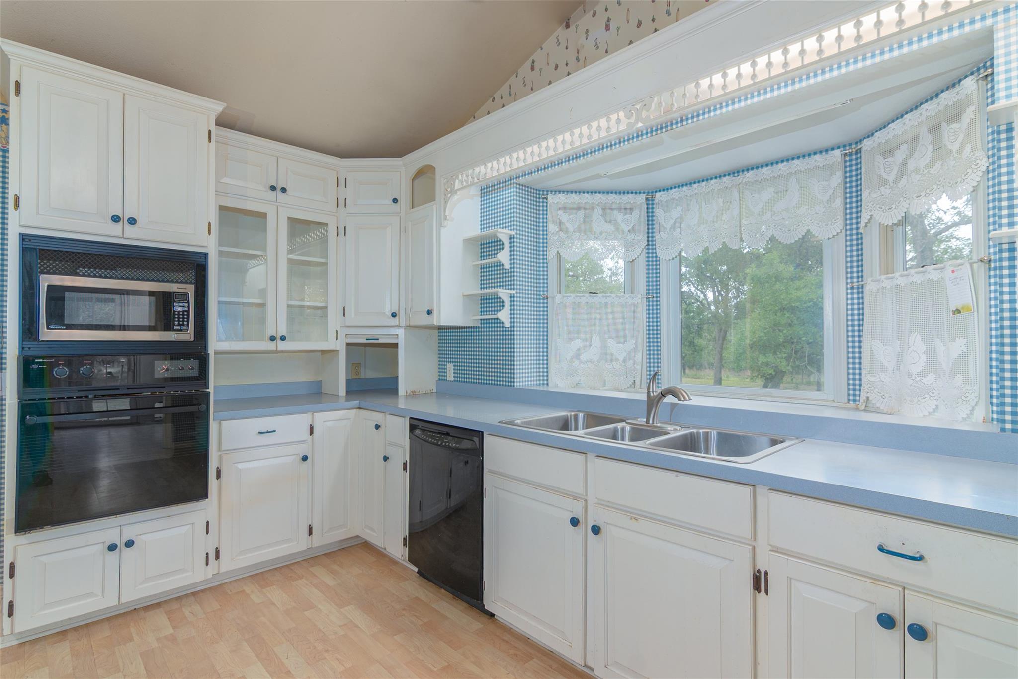 2981 Vivroux Ranch Rd, Seguin, TX 78155