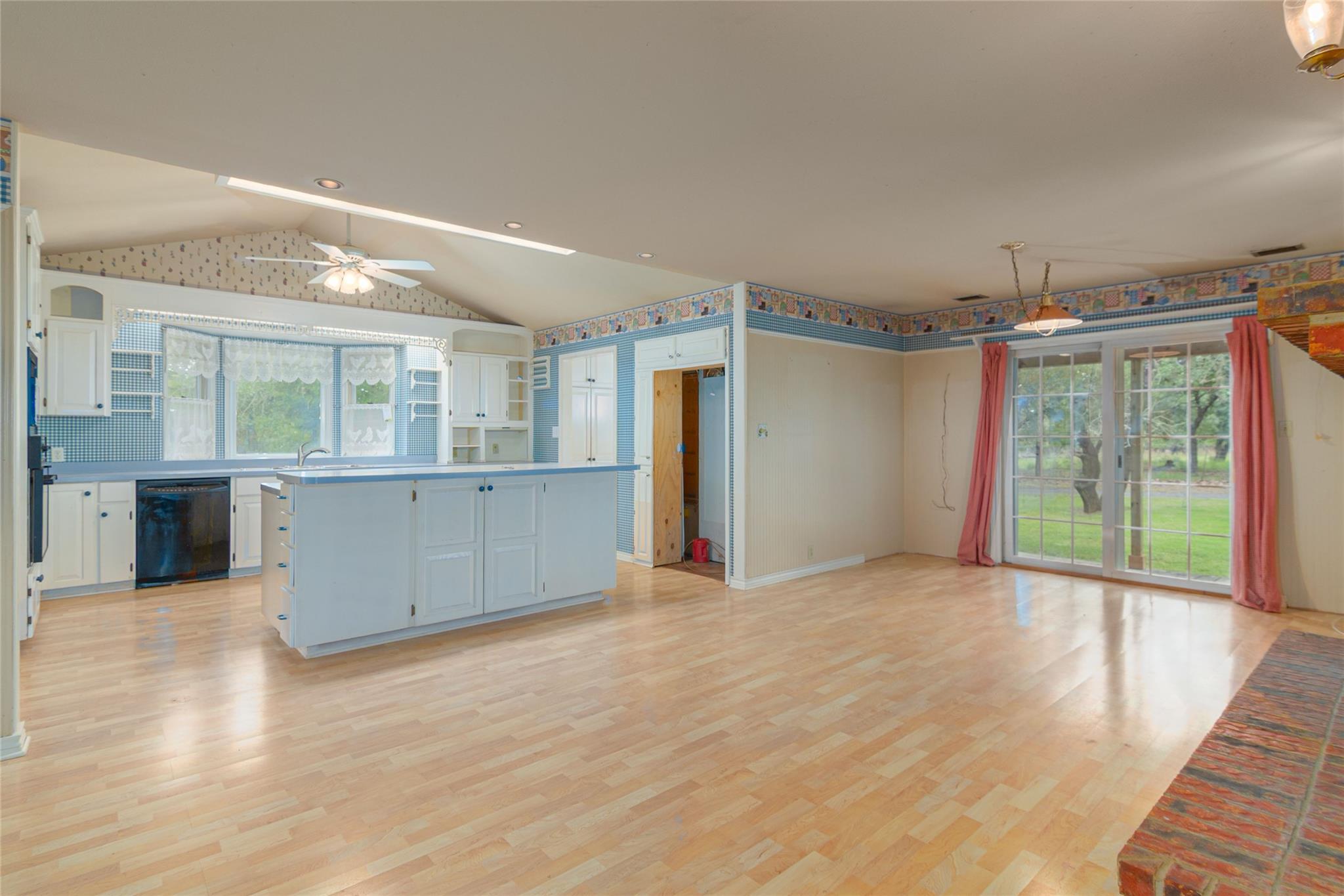 2981 Vivroux Ranch Rd, Seguin, TX 78155