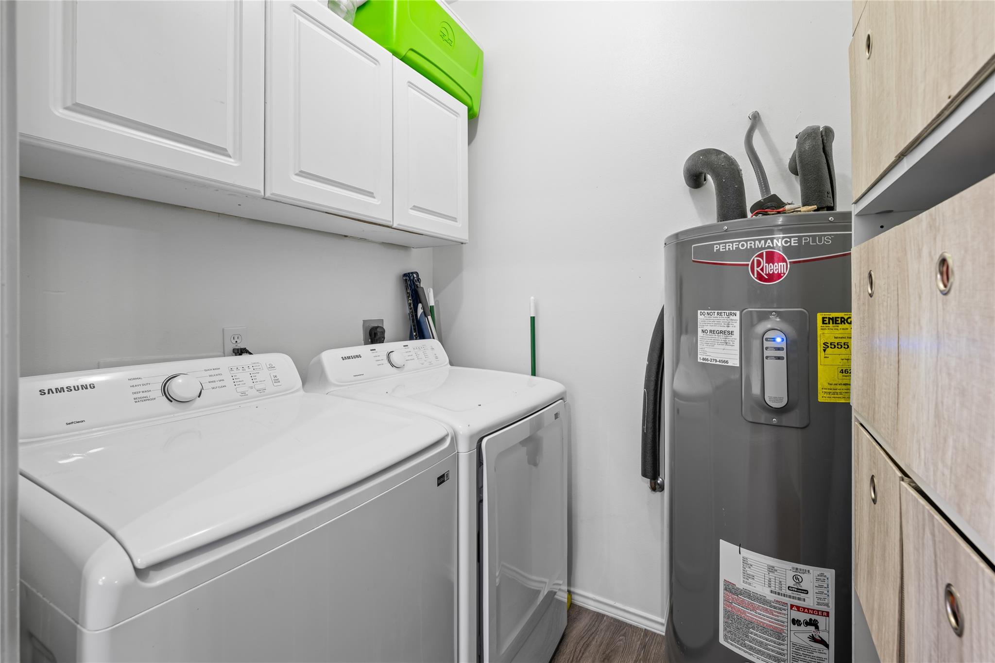 301 Buckeye Trl, La Grange, TX 78945