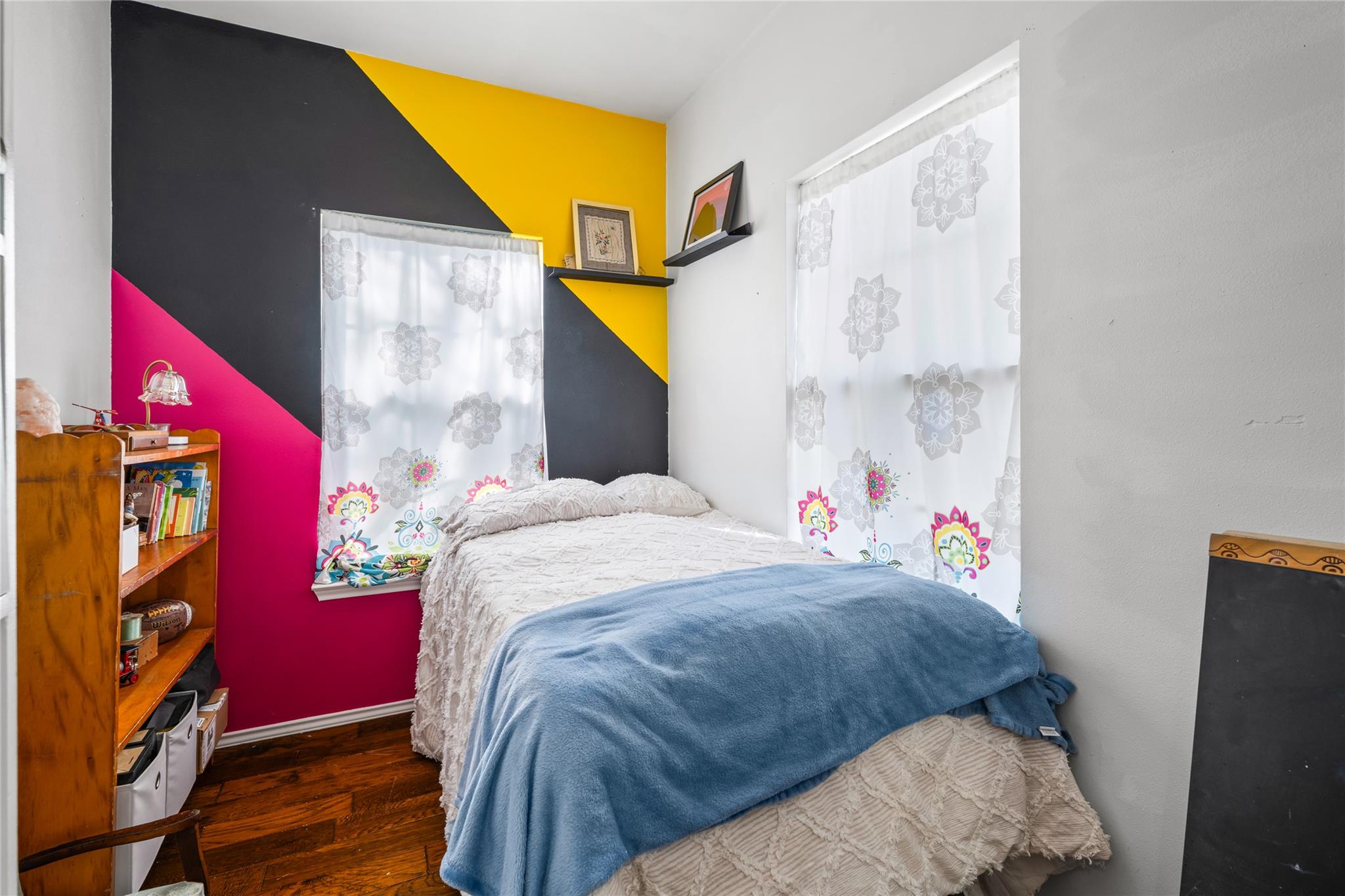 301 Buckeye Trl, La Grange, TX 78945