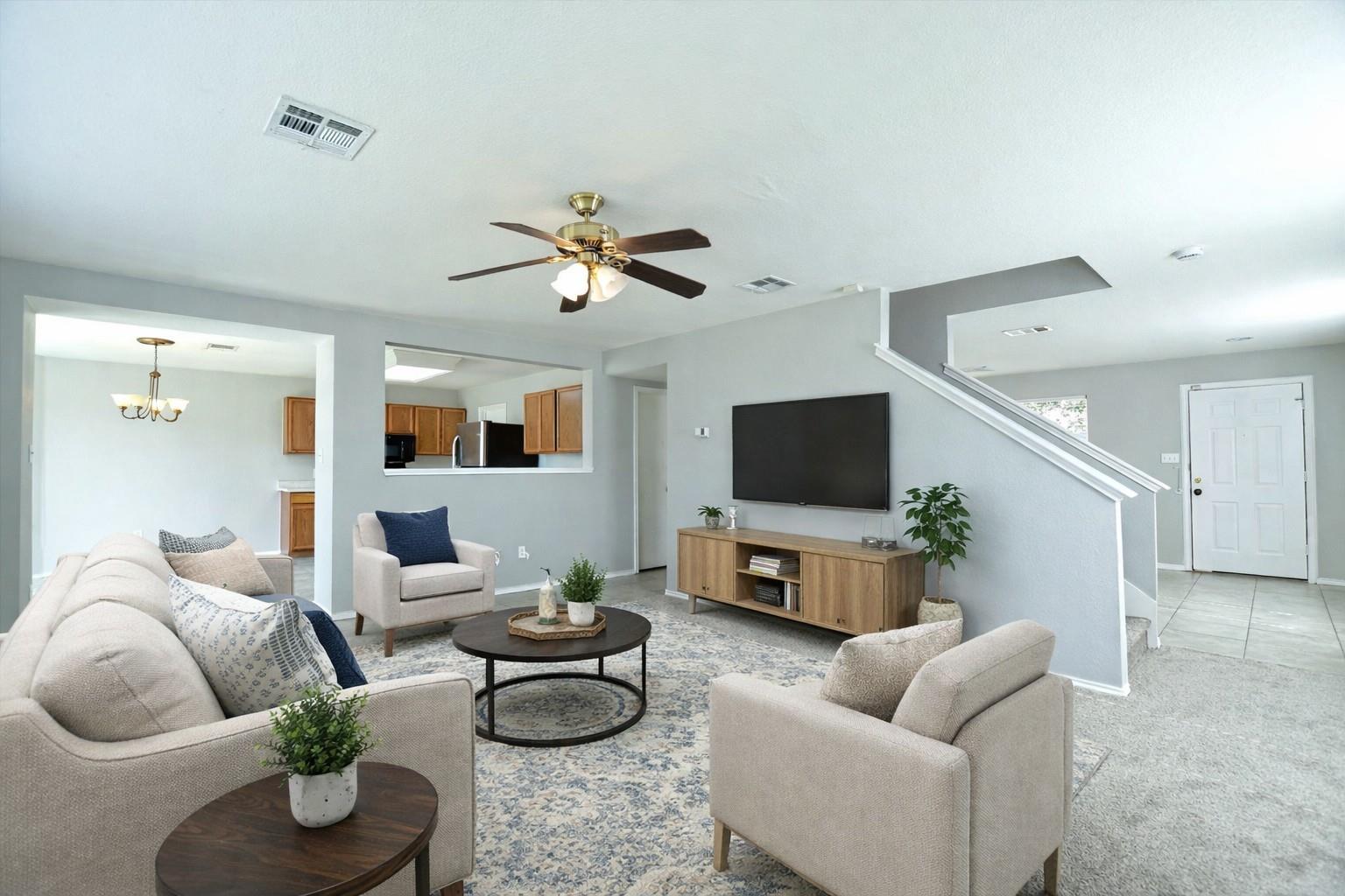 102 Blanco Woods Blvd, Elgin, TX 78621