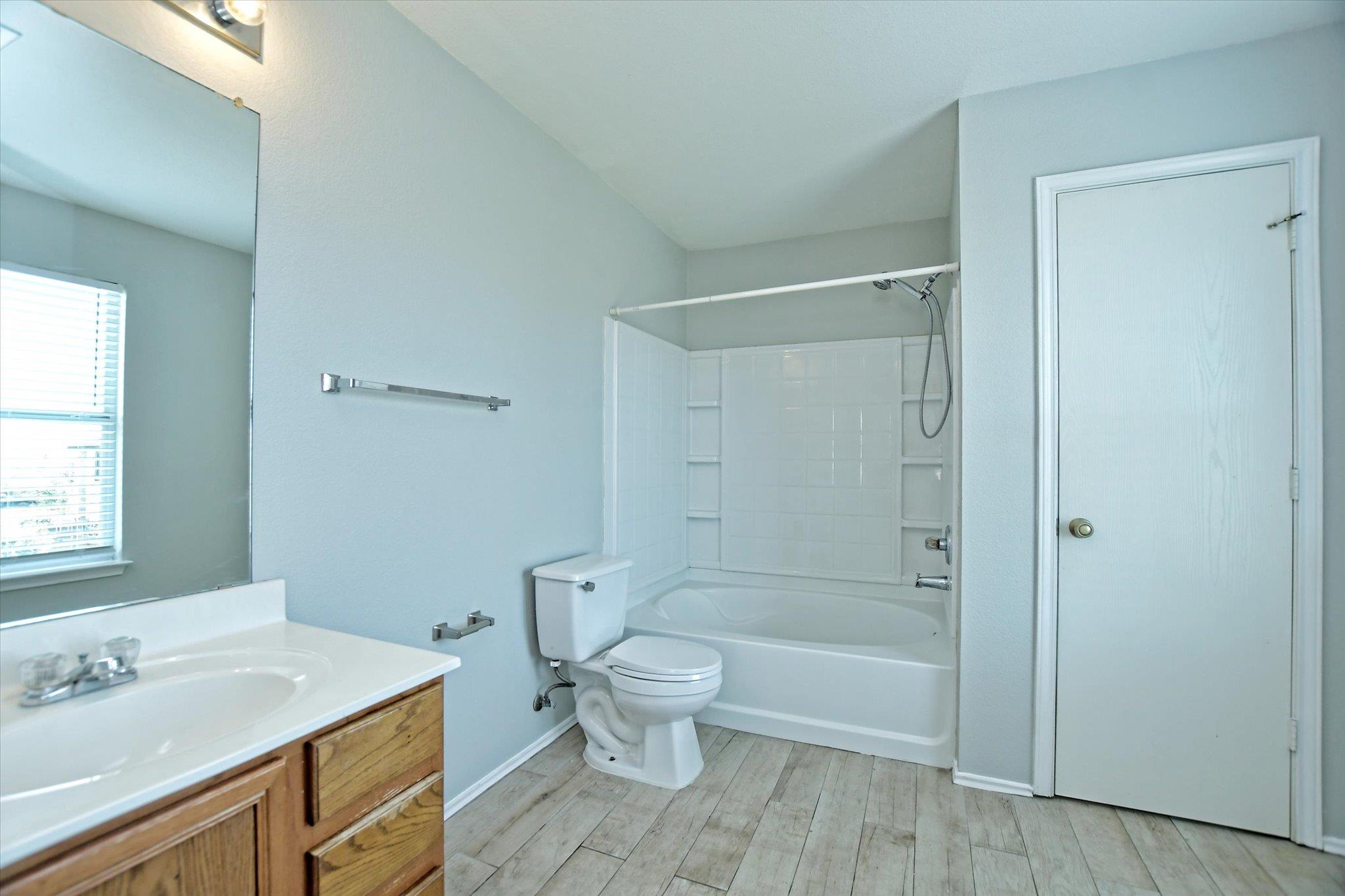 102 Blanco Woods Blvd, Elgin, TX 78621