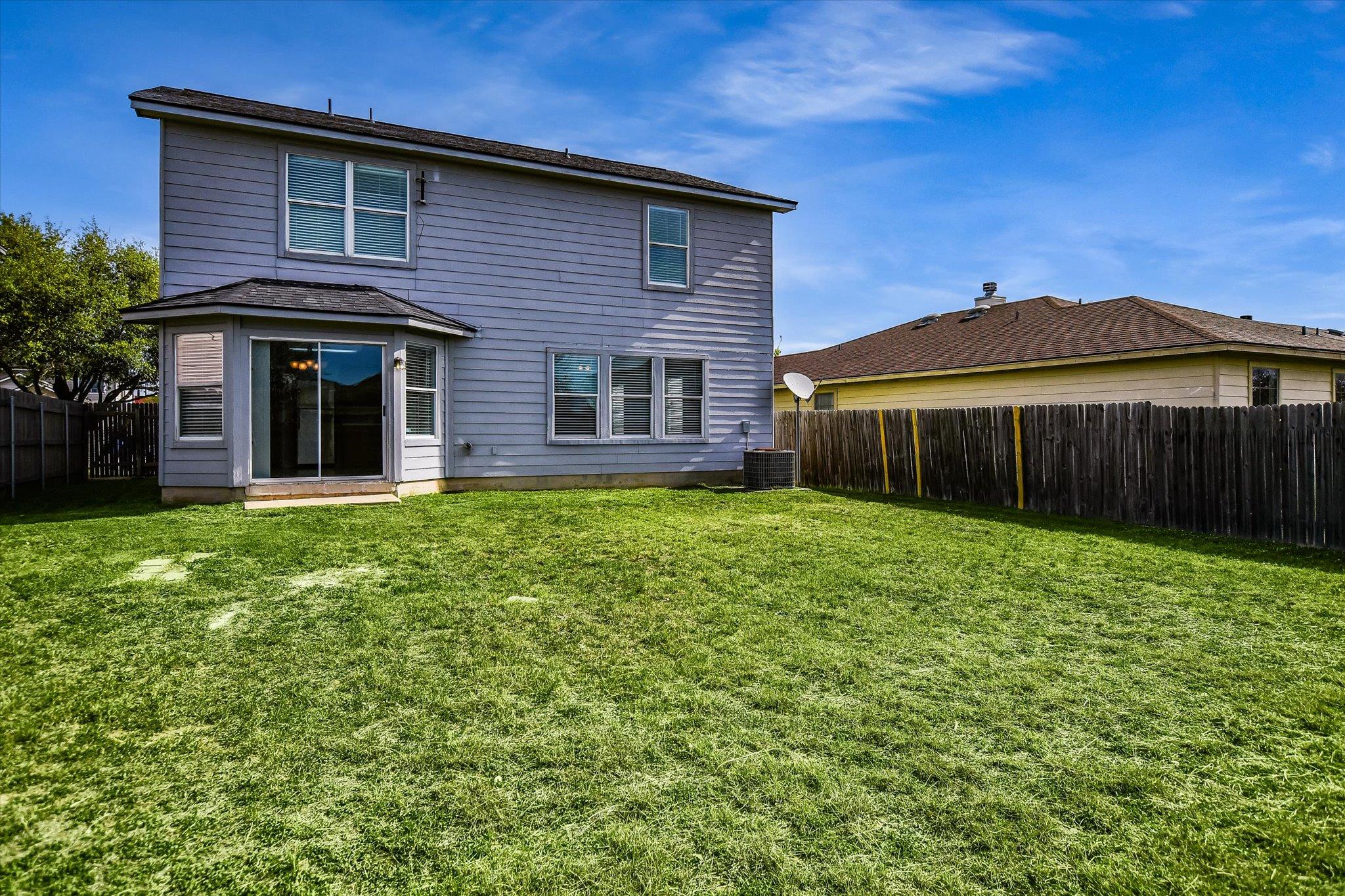 102 Blanco Woods Blvd, Elgin, TX 78621