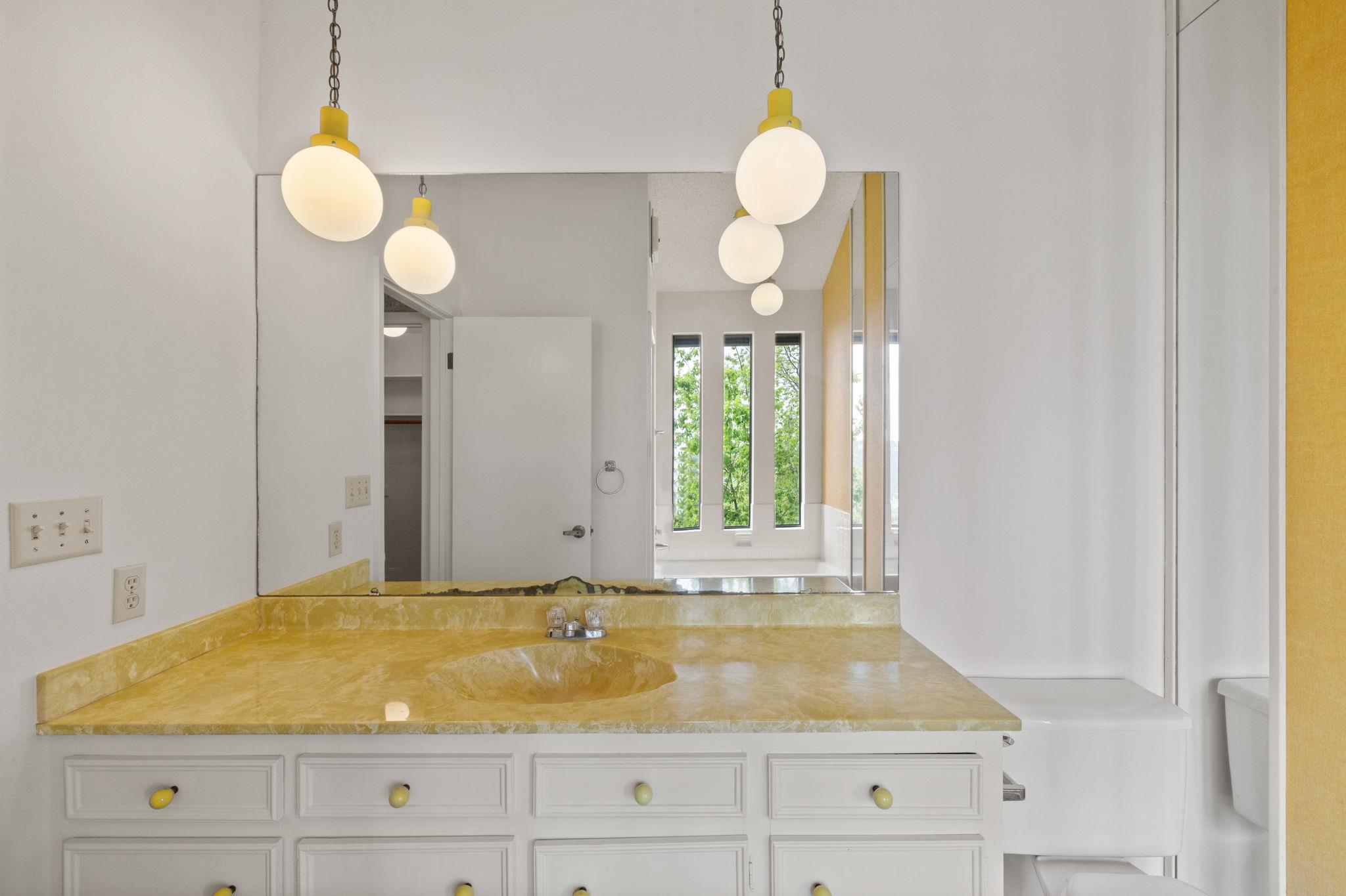 4700 Cat Mountain Dr, Austin, TX 78731