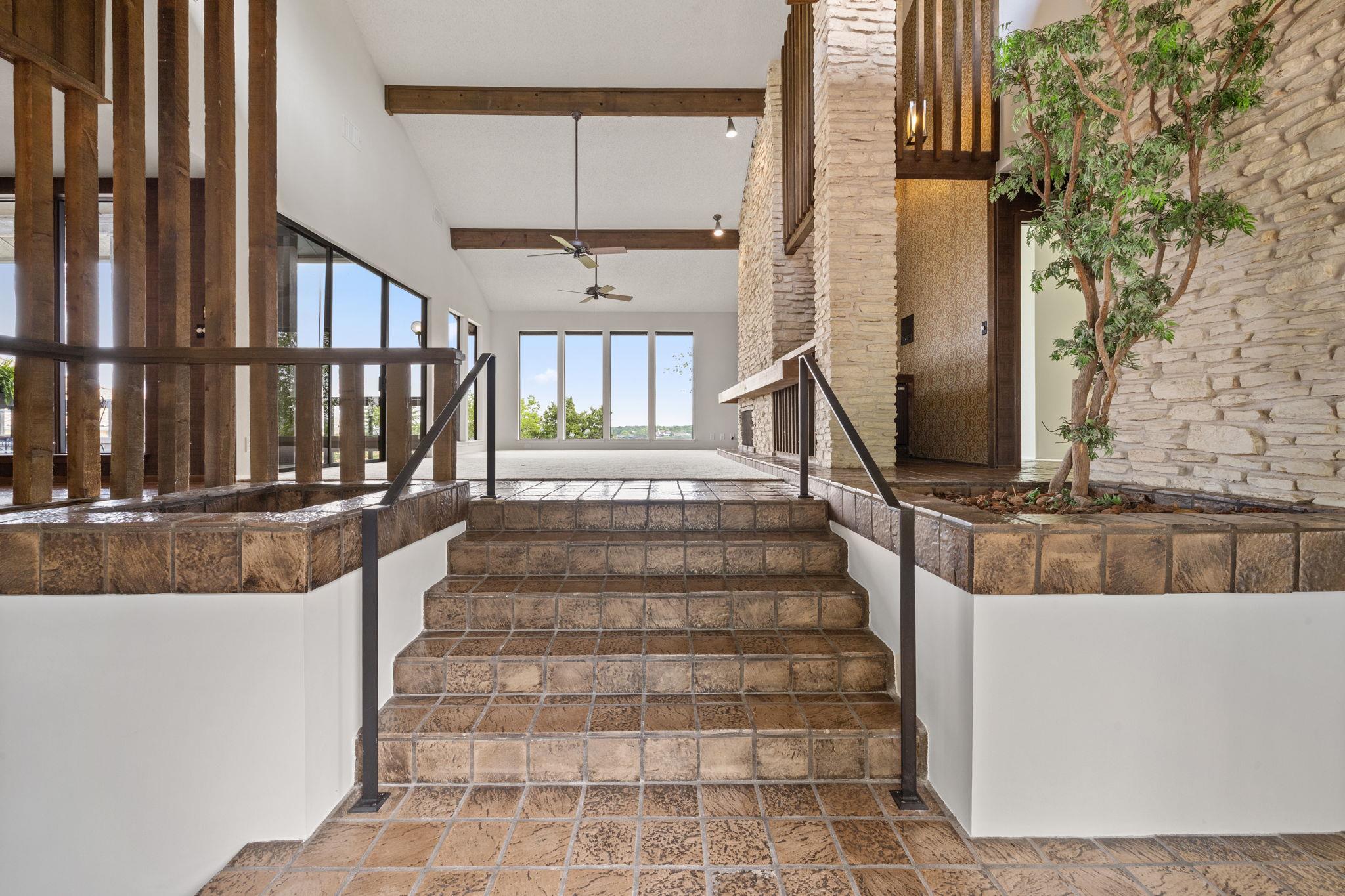 4700 Cat Mountain Dr, Austin, TX 78731