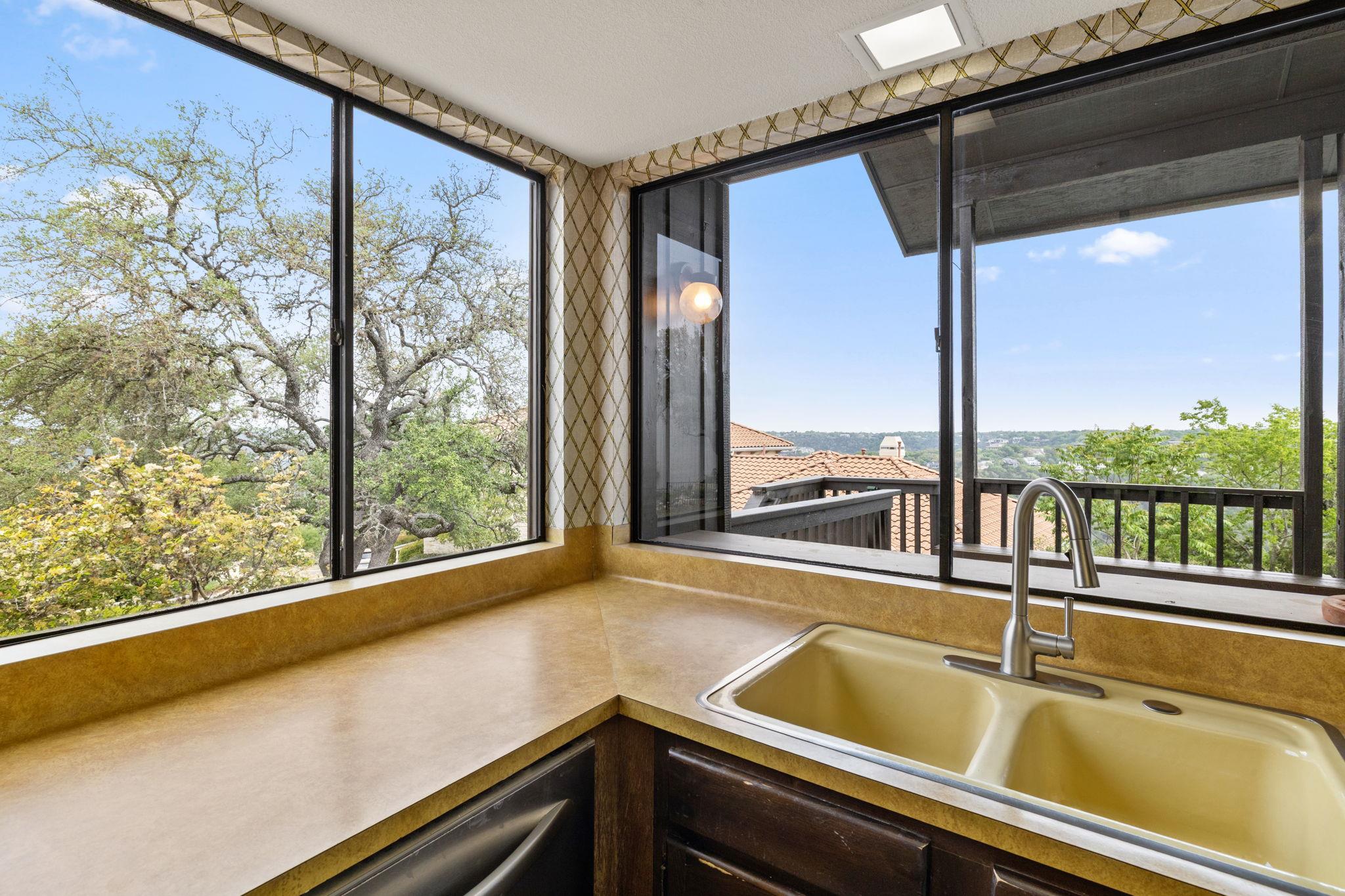 4700 Cat Mountain Dr, Austin, TX 78731