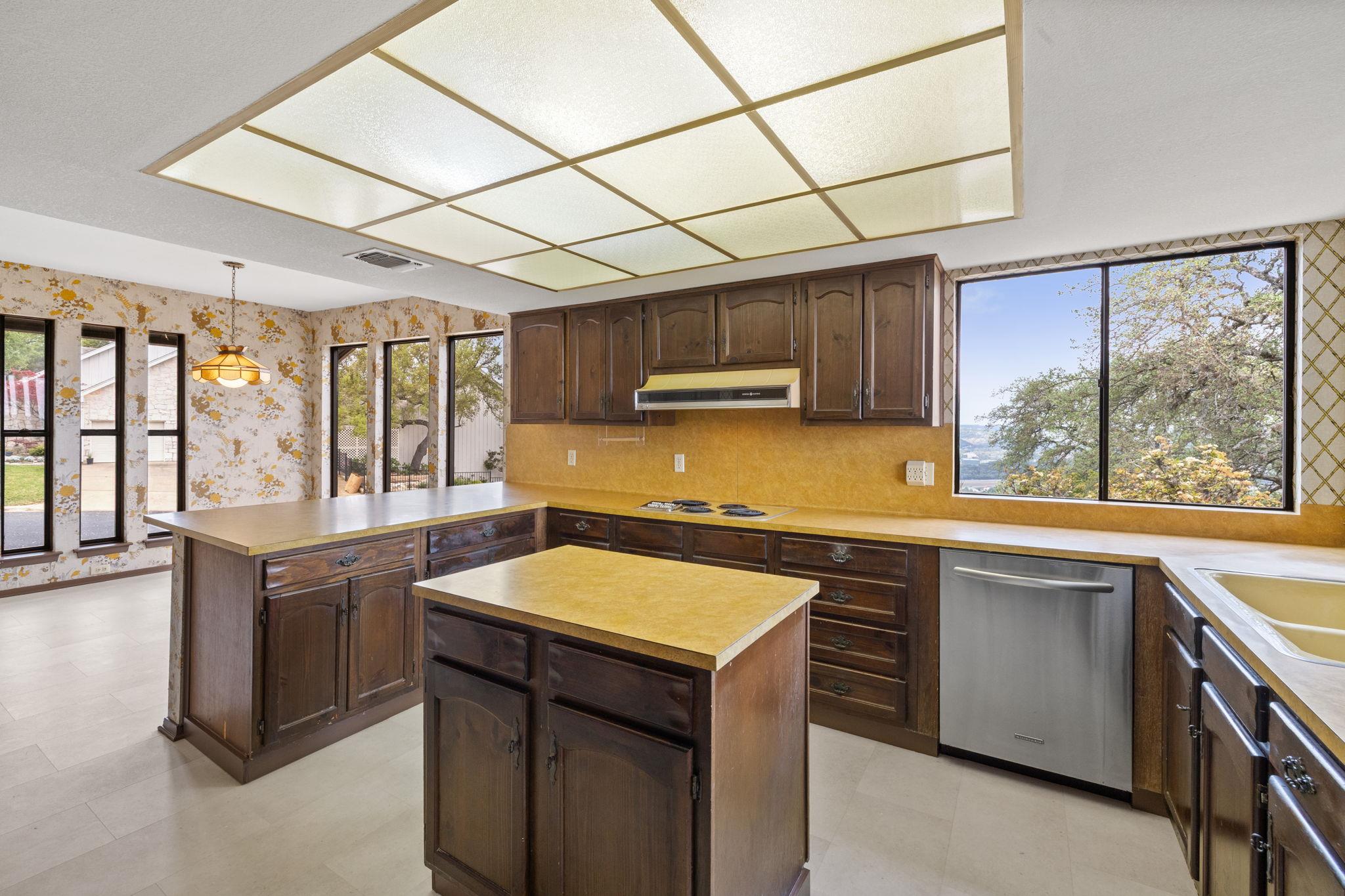 4700 Cat Mountain Dr, Austin, TX 78731