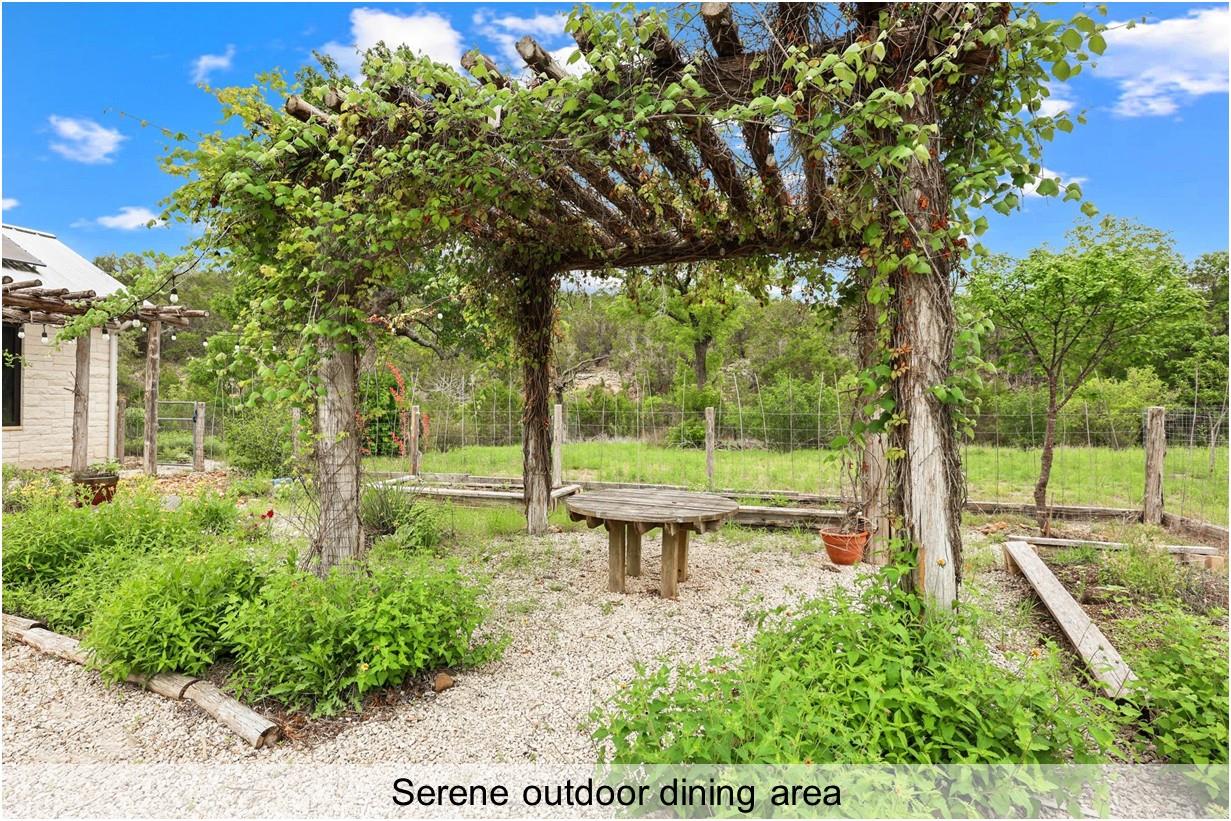 408 Stonegate Ln, Dripping Springs, TX 78620