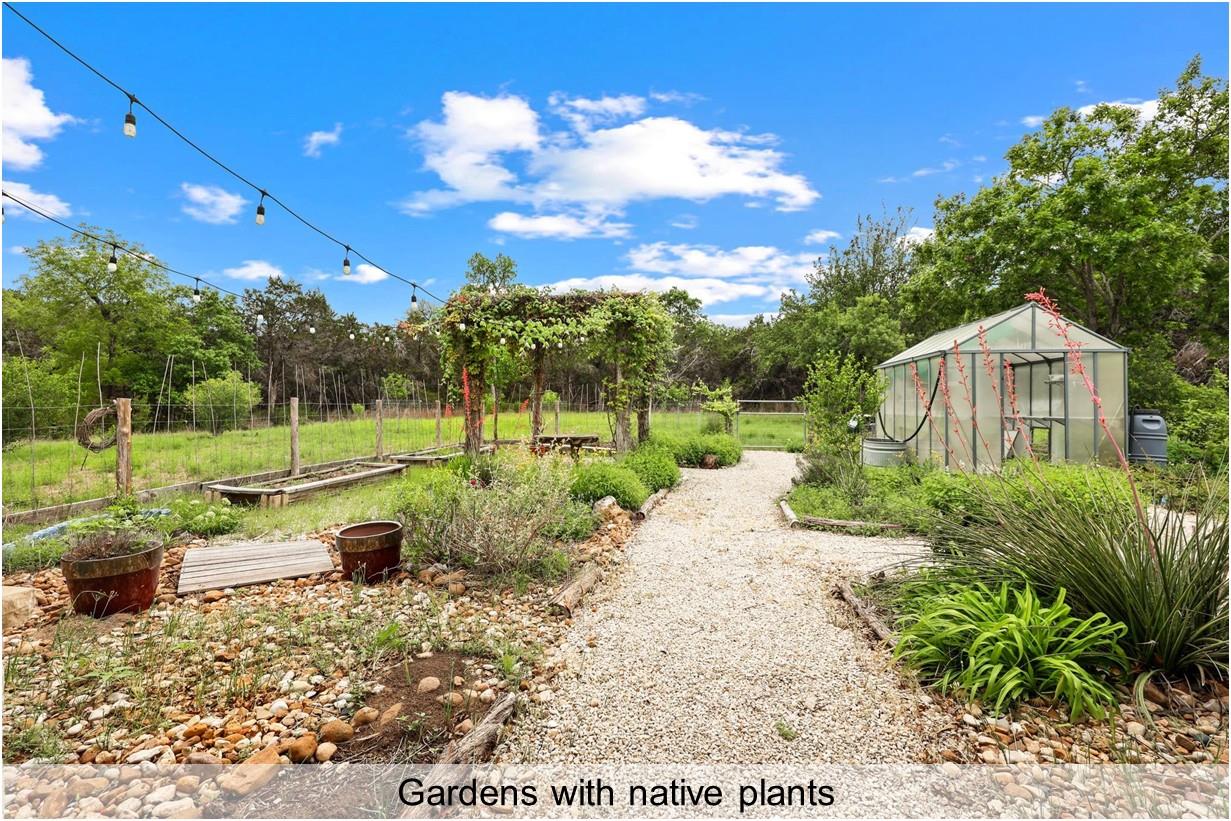 408 Stonegate Ln, Dripping Springs, TX 78620