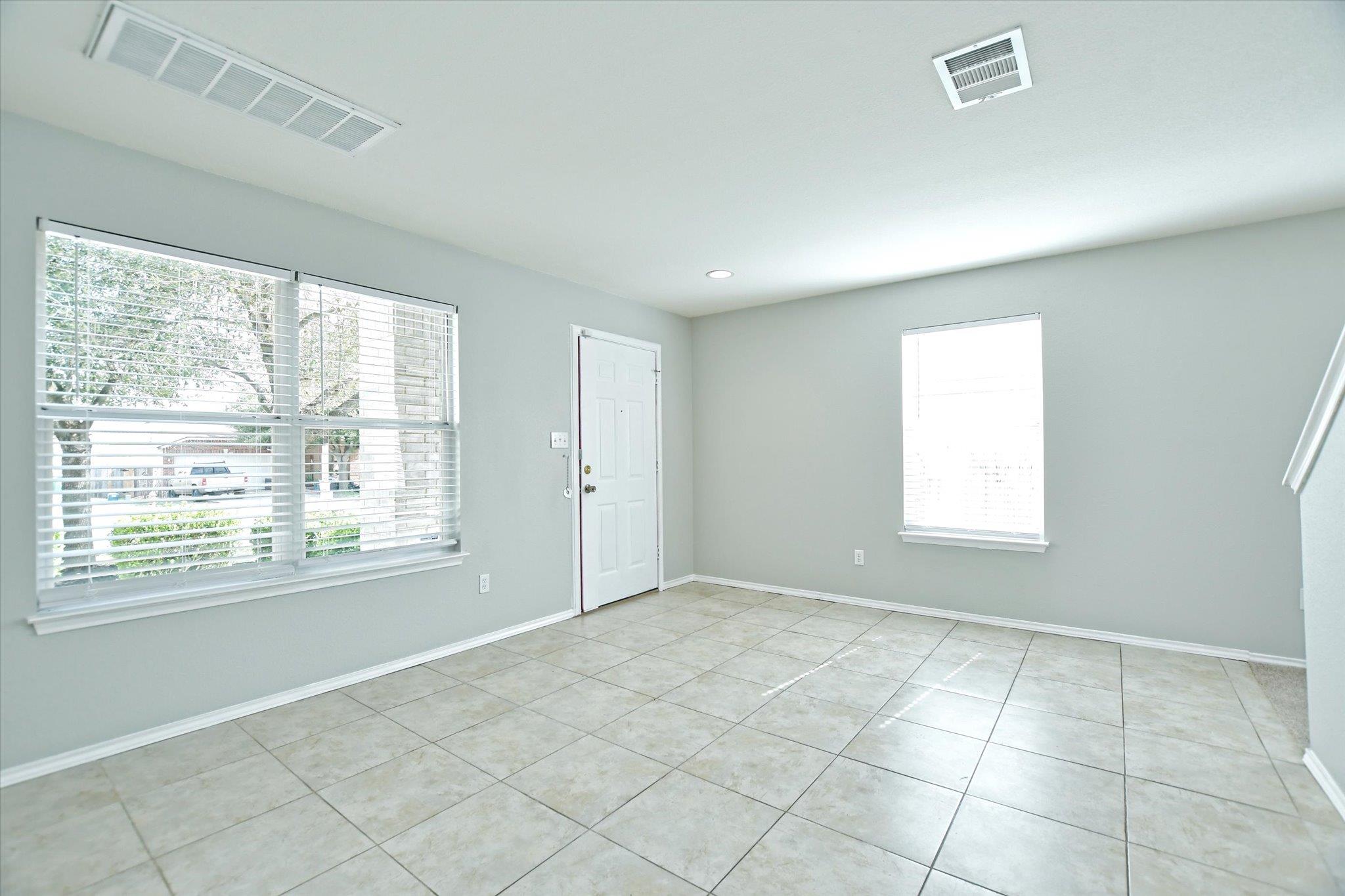 102 Blanco Woods Blvd, Elgin, TX 78621