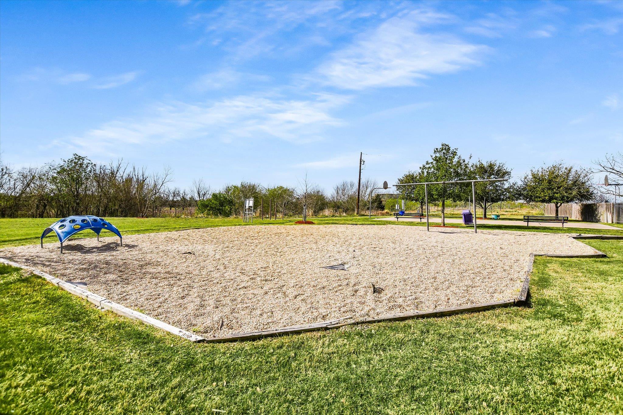 102 Blanco Woods Blvd, Elgin, TX 78621