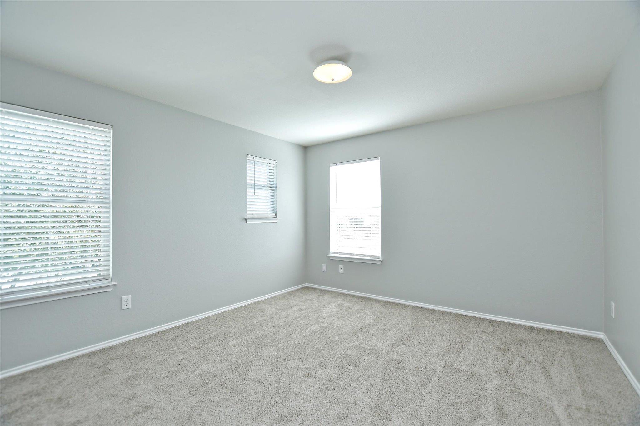 102 Blanco Woods Blvd, Elgin, TX 78621