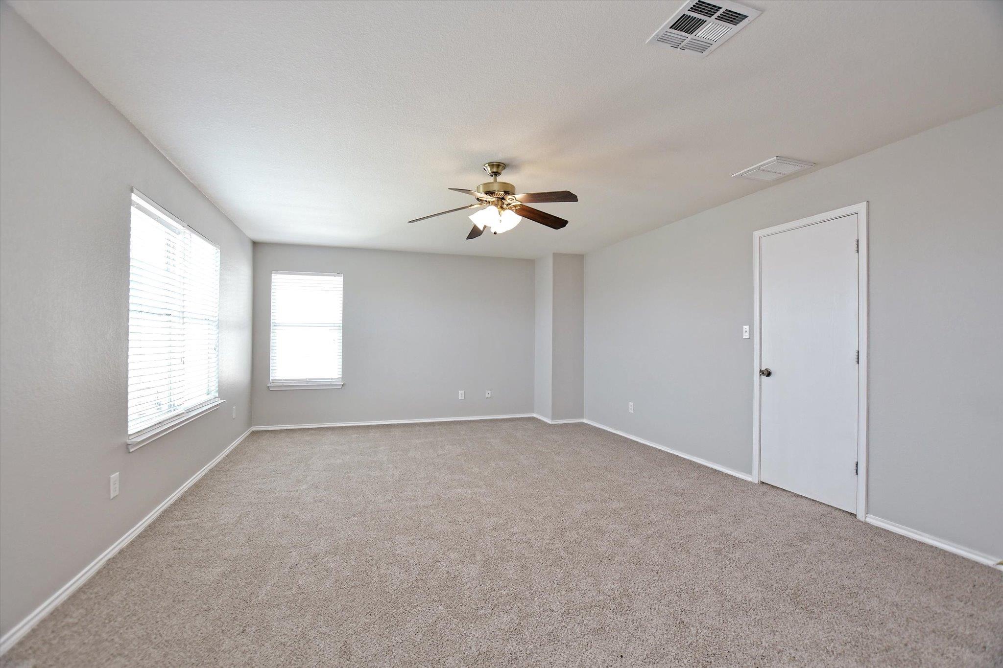 102 Blanco Woods Blvd, Elgin, TX 78621