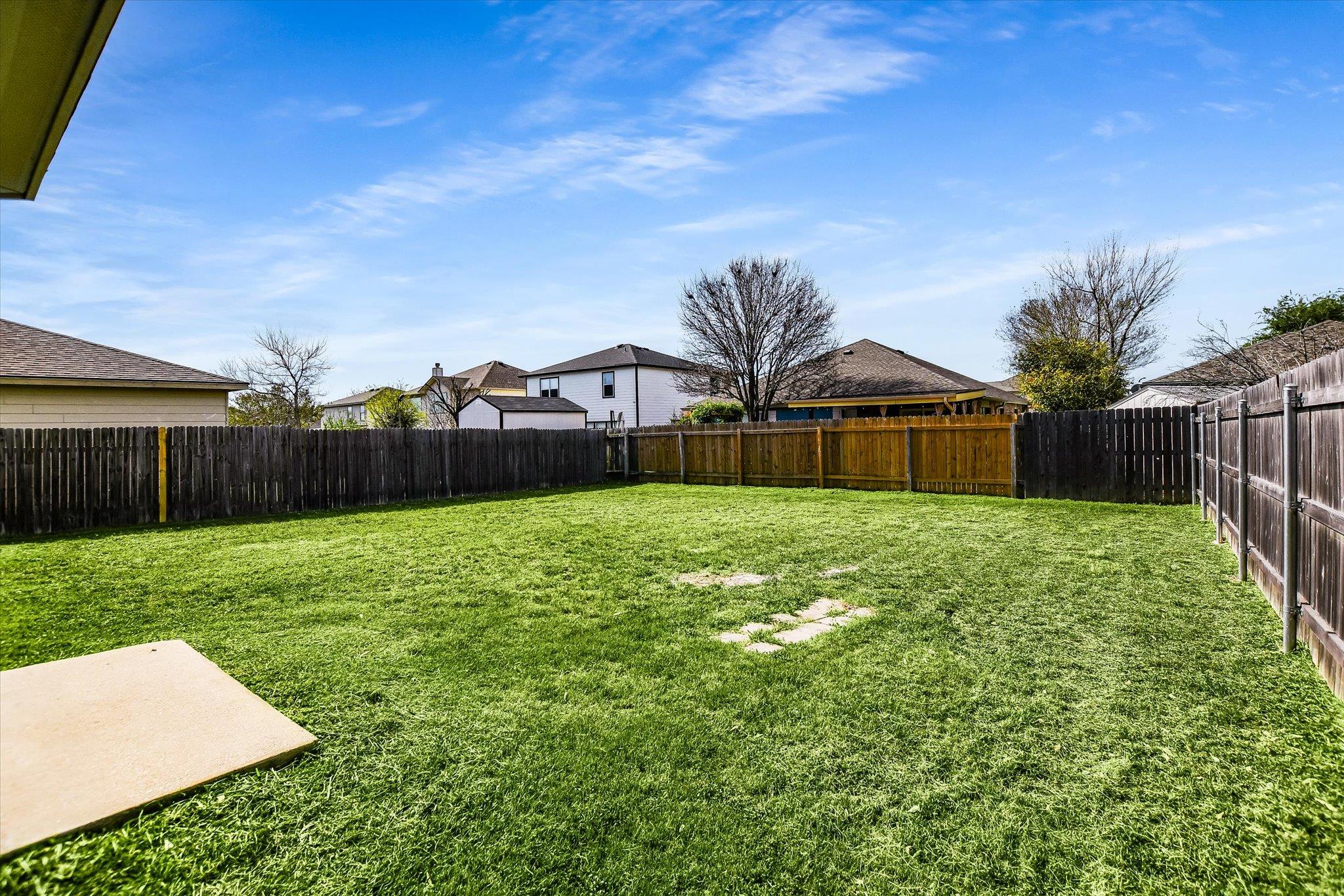 102 Blanco Woods Blvd, Elgin, TX 78621