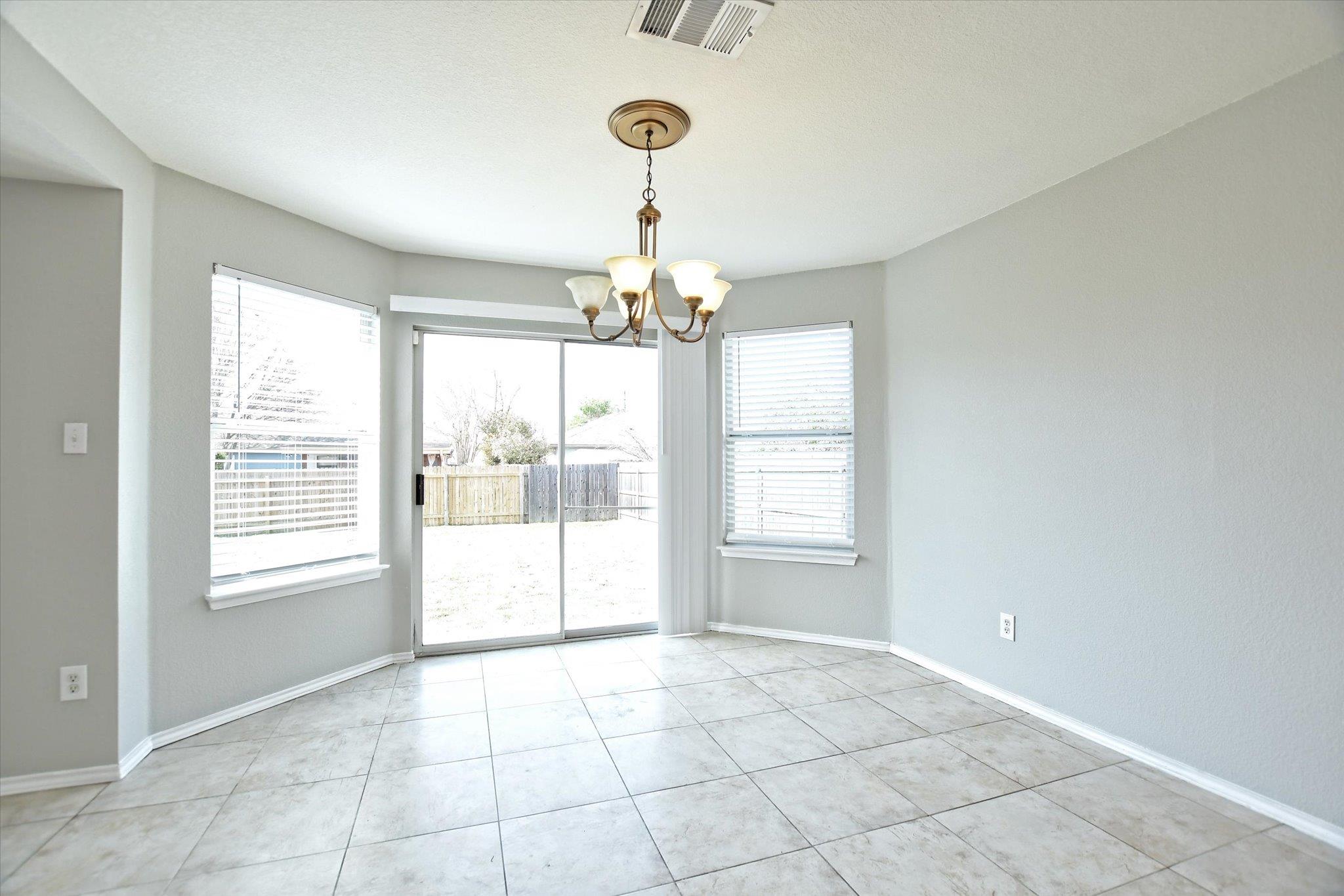 102 Blanco Woods Blvd, Elgin, TX 78621