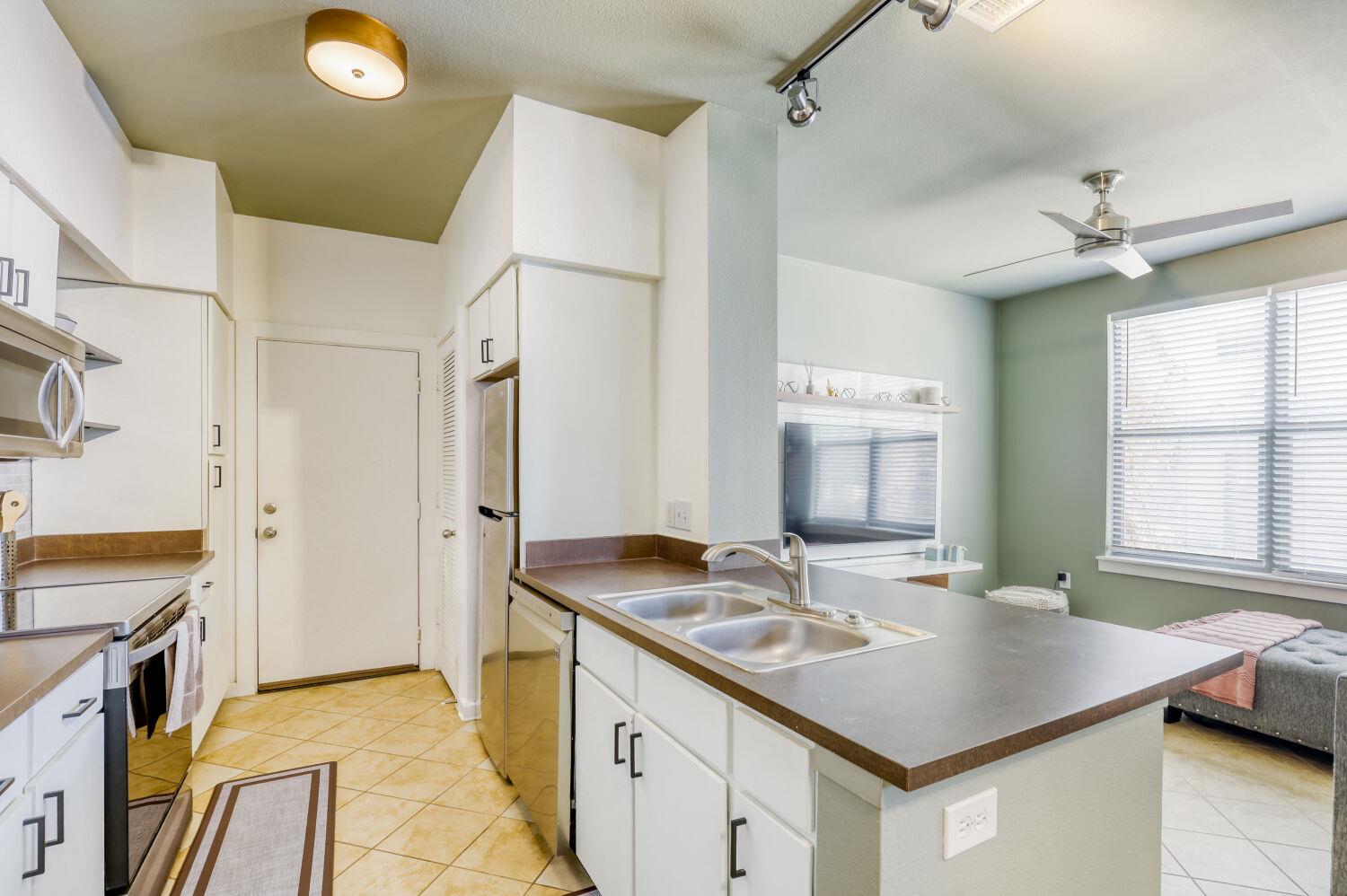 1201 Grove Blvd # 502, Austin, TX 78741