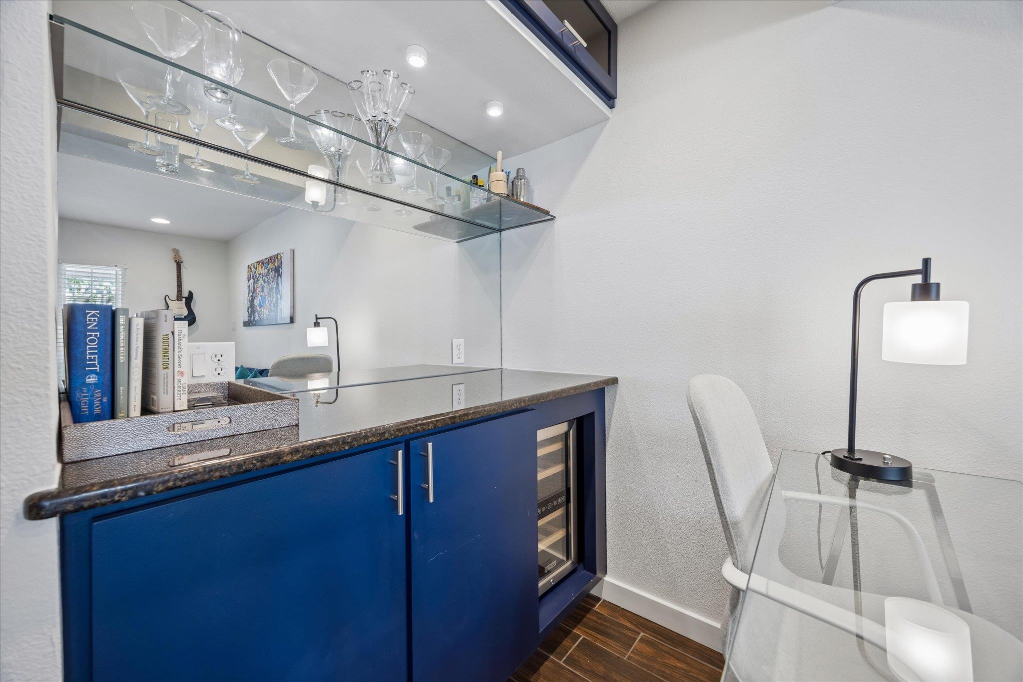 1510 W 6th St # 206, Austin, TX 78703